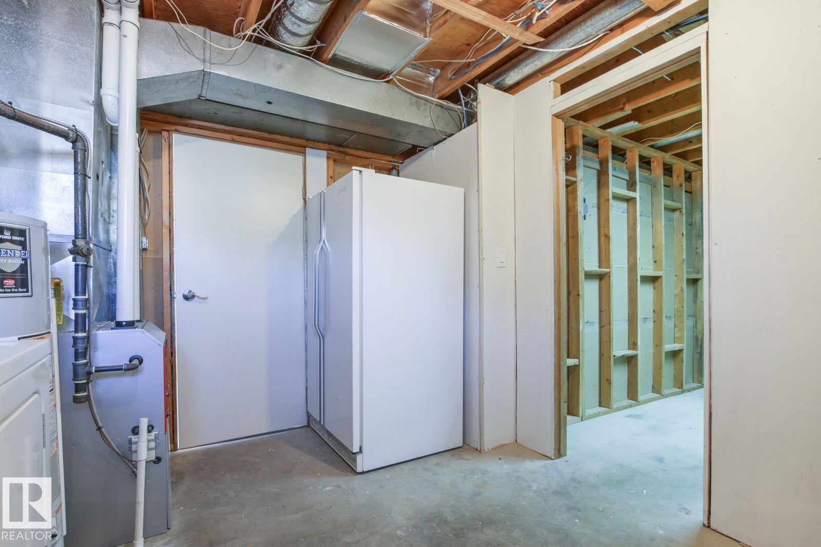 5208 10 Av Nw Property Photo 50