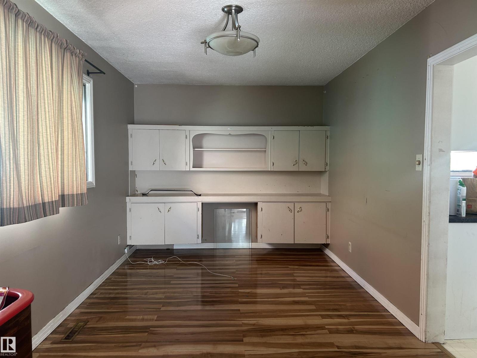 10450 69 Av Nw Property Photo 13