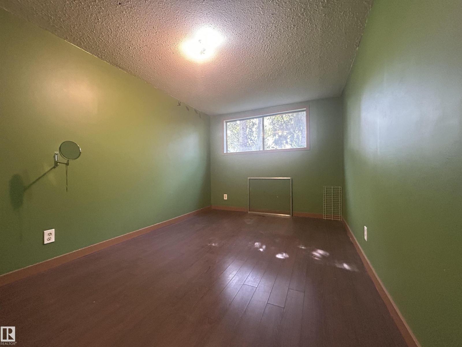 10450 69 Av Nw Property Photo 15