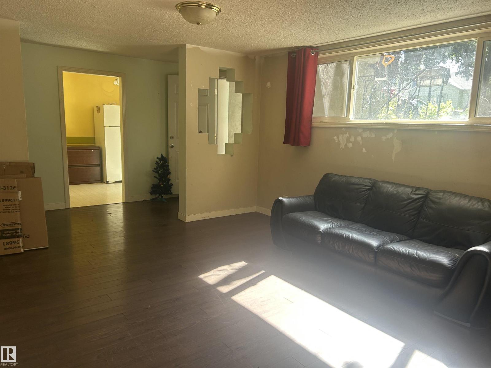 10450 69 Av Nw Property Photo 17