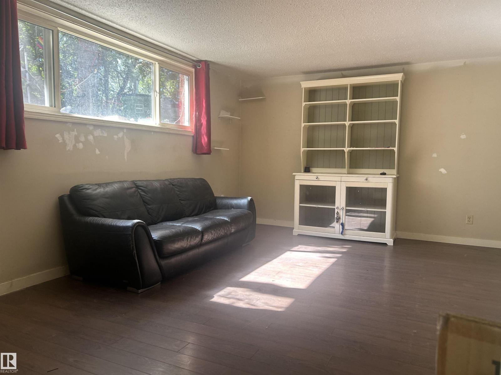 10450 69 Av Nw Property Photo 19
