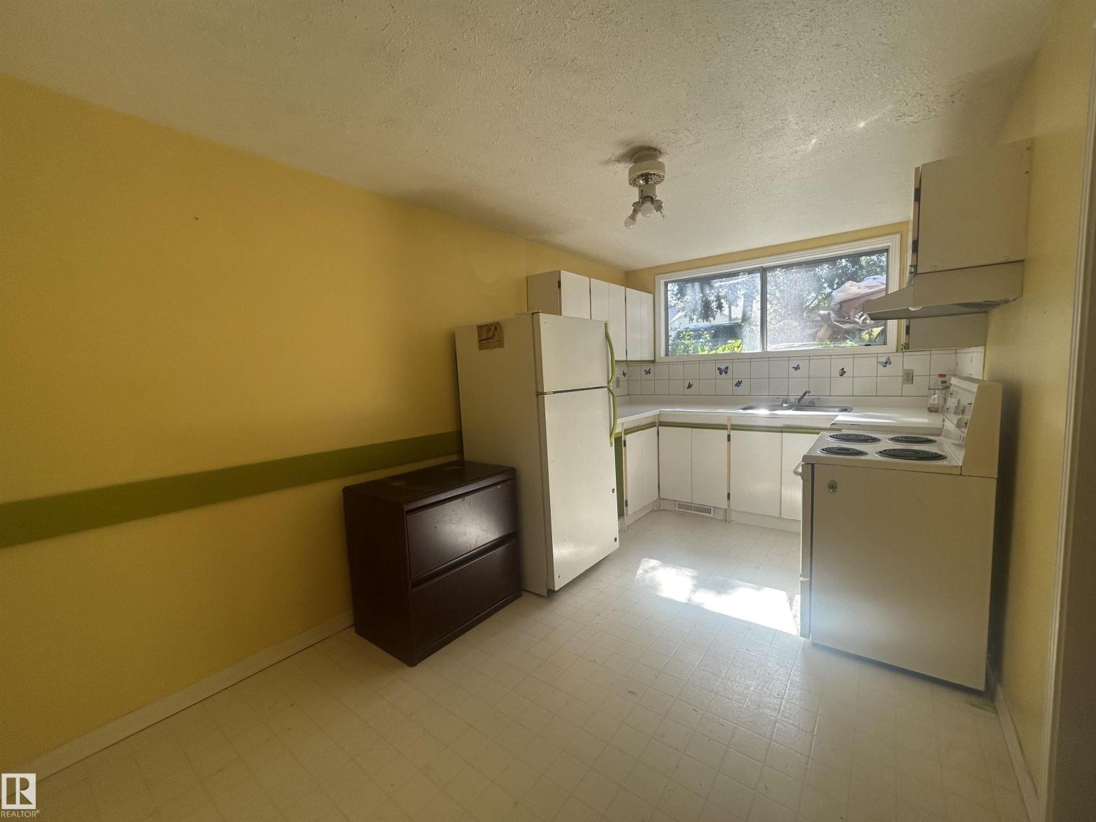 10450 69 Av Nw Property Photo 21