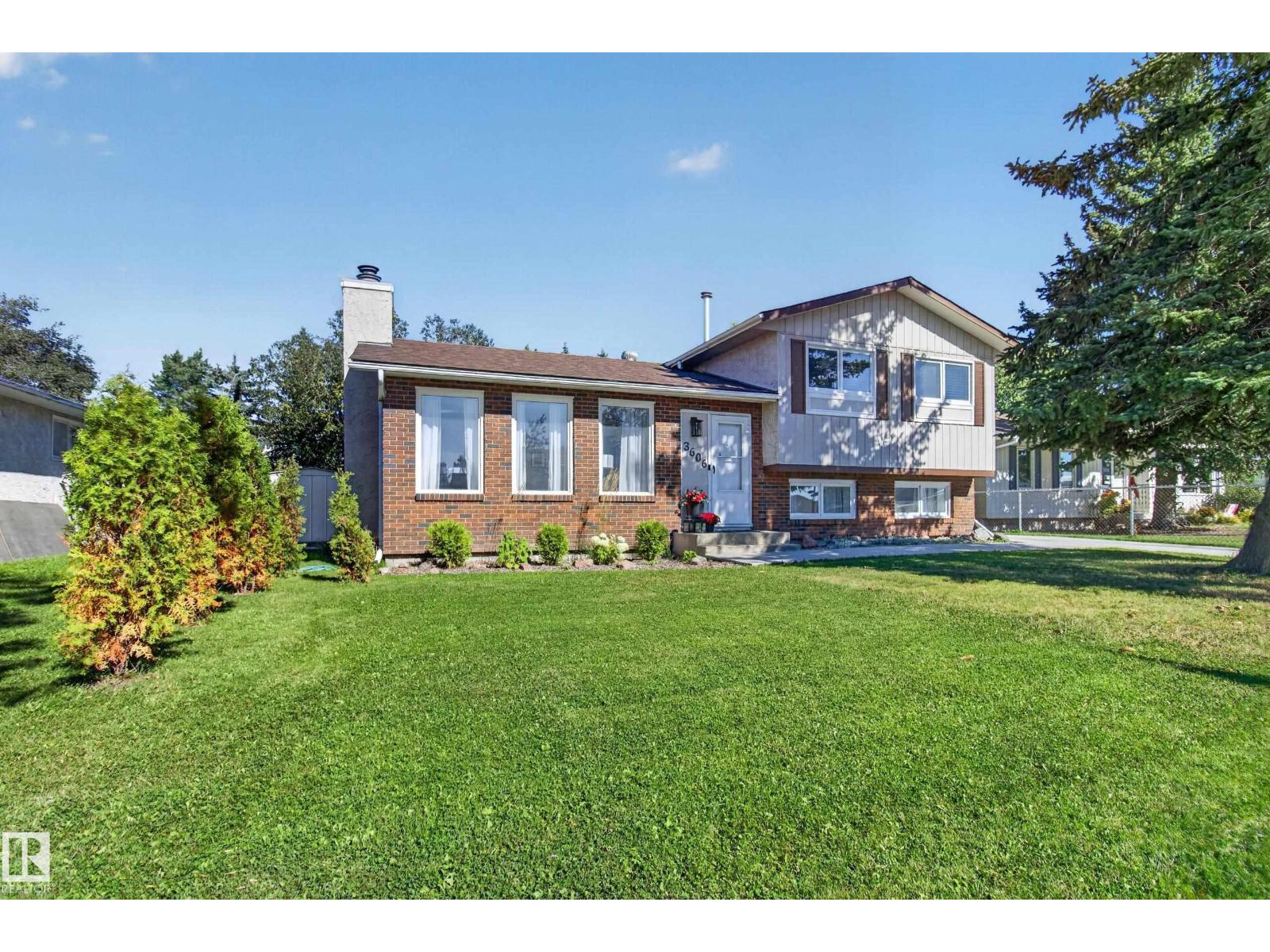 3606 37 AV Property Photo 1