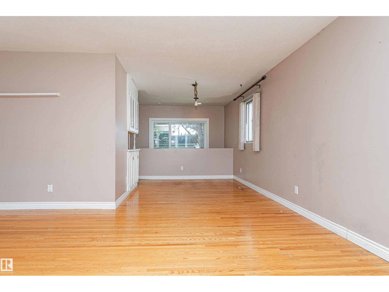 8610 157 St Nw Property Photo 7