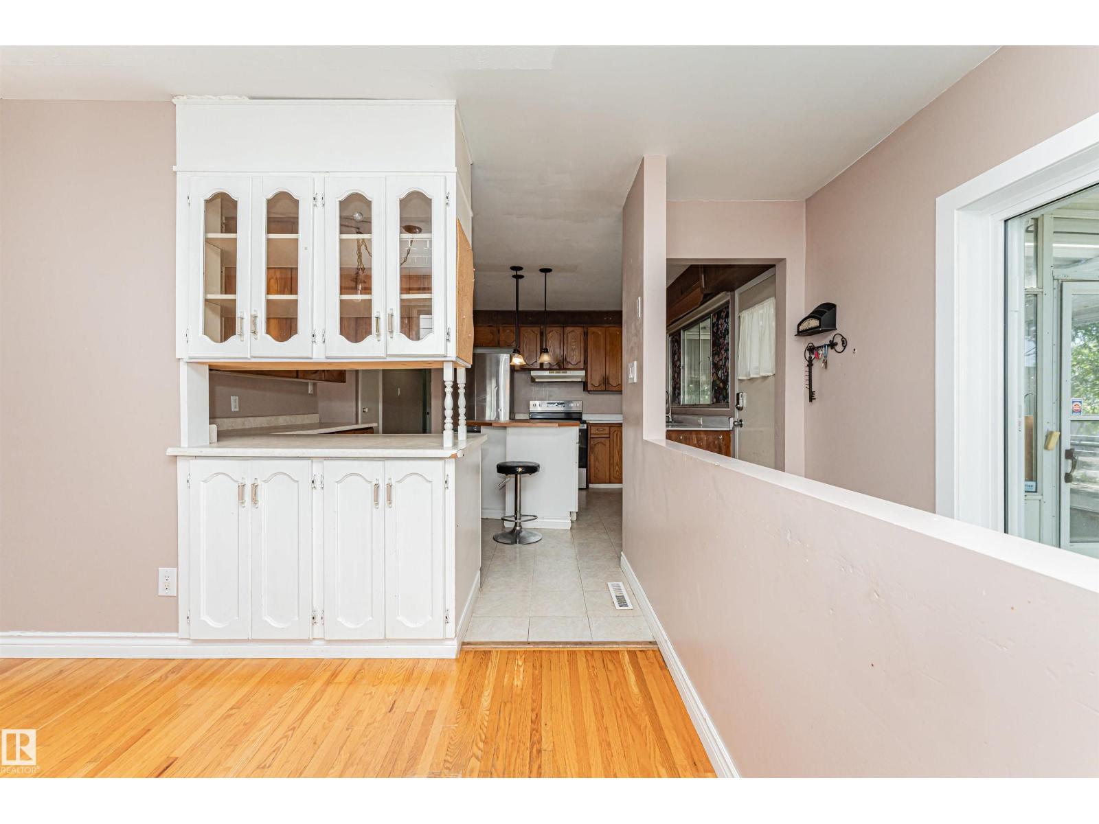8610 157 St Nw Property Photo 9