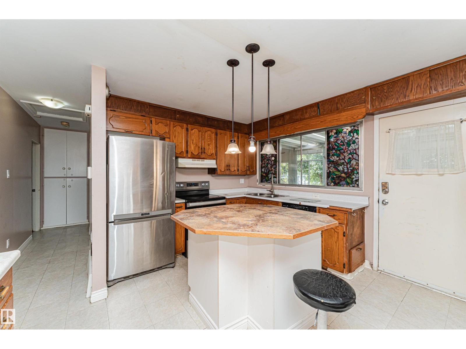 8610 157 St Nw Property Photo 11