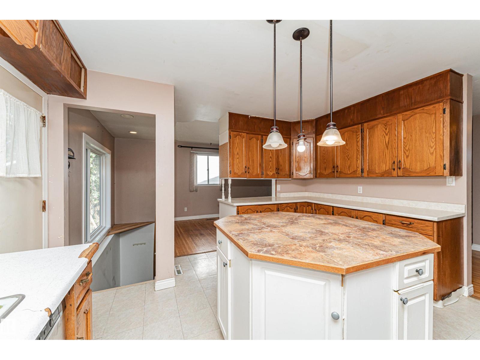 8610 157 St Nw Property Photo 12