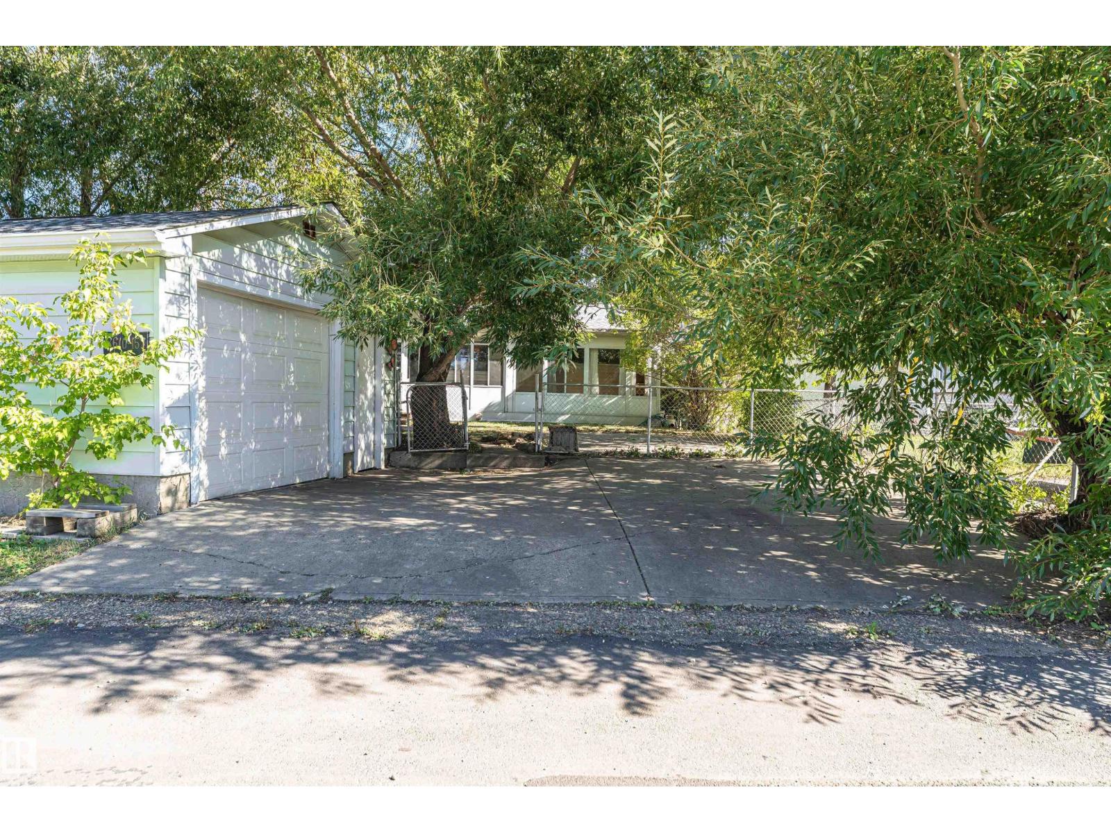 8610 157 St Nw Property Photo 33