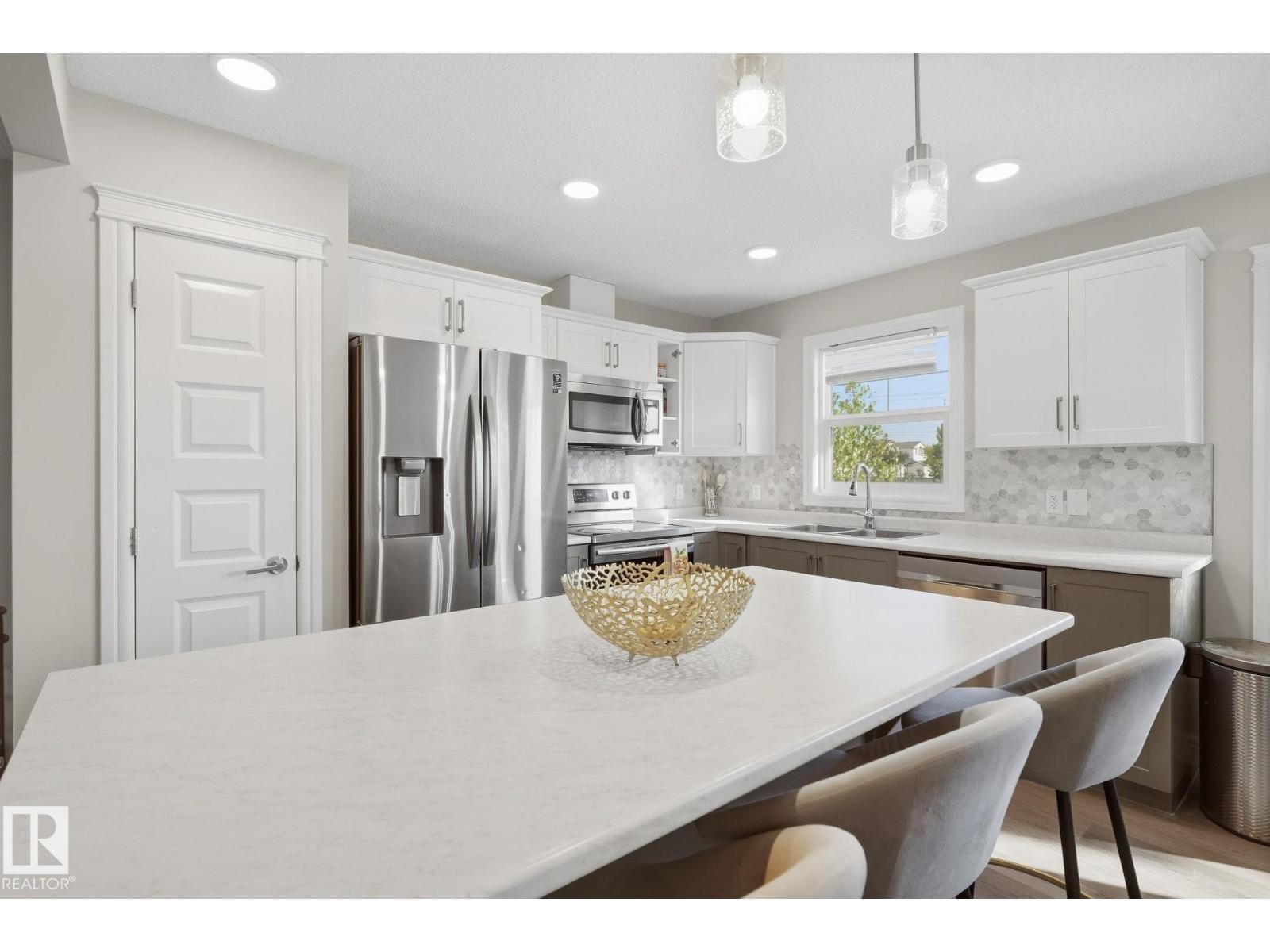 #52 16335 84 St Nw Property Photo 12