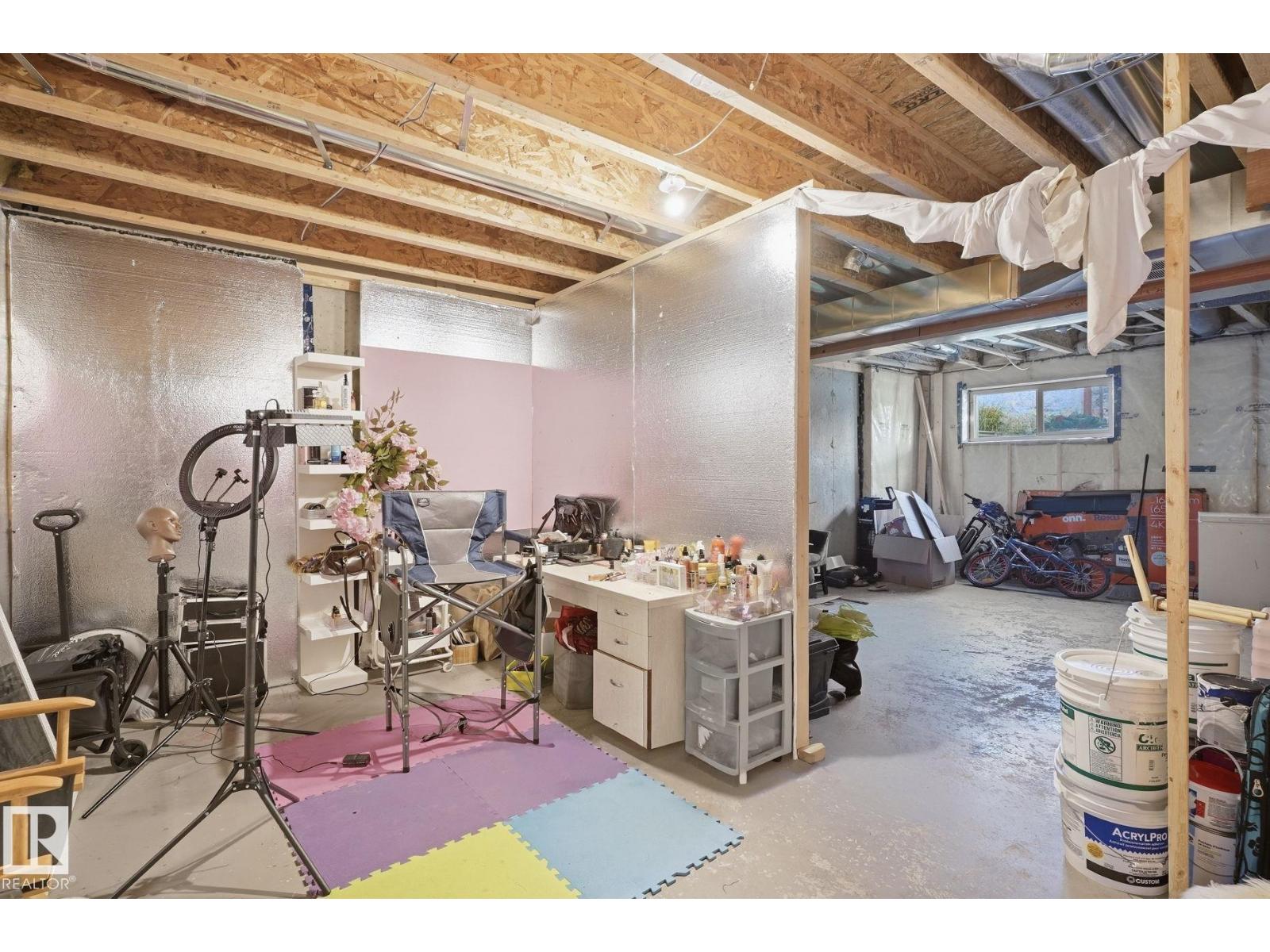 #52 16335 84 St Nw Property Photo 22