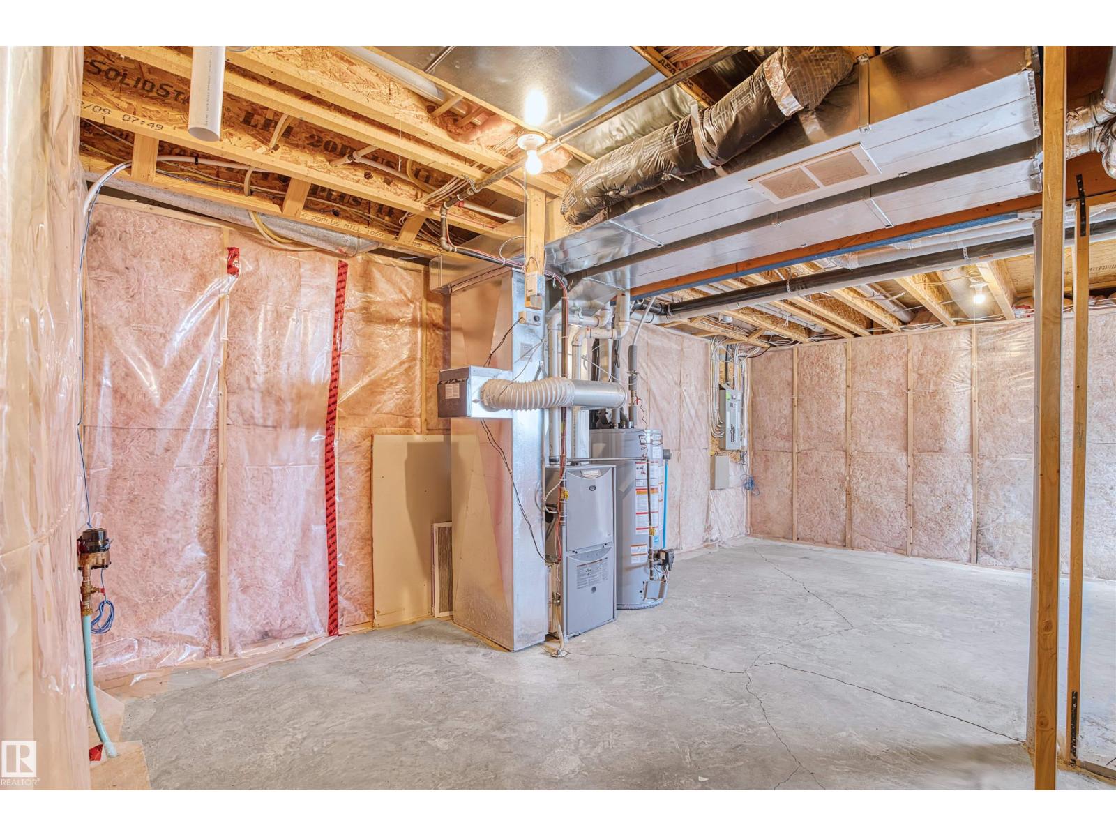 15504 102 Av Nw Property Photo 27