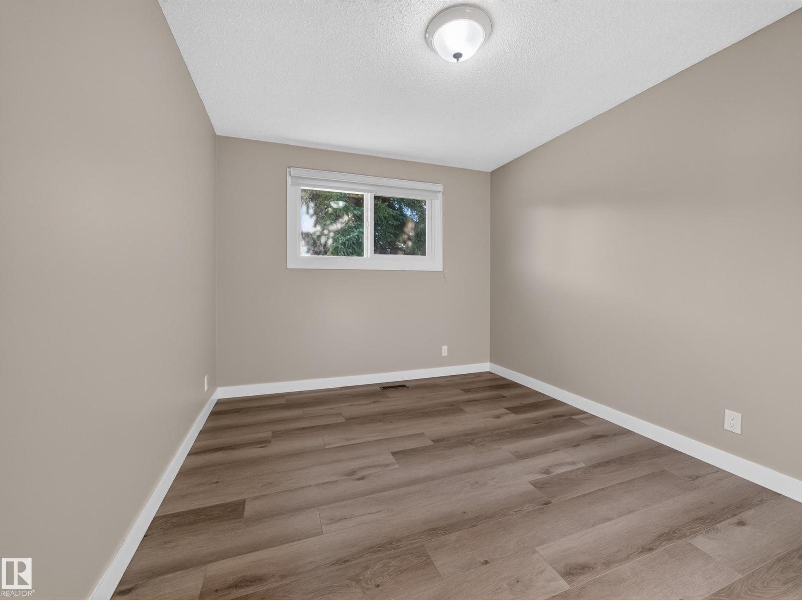 34 Penguin Cr Property Photo 22
