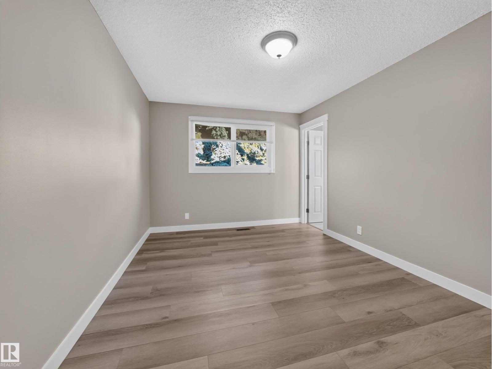 34 Penguin Cr Property Photo 27