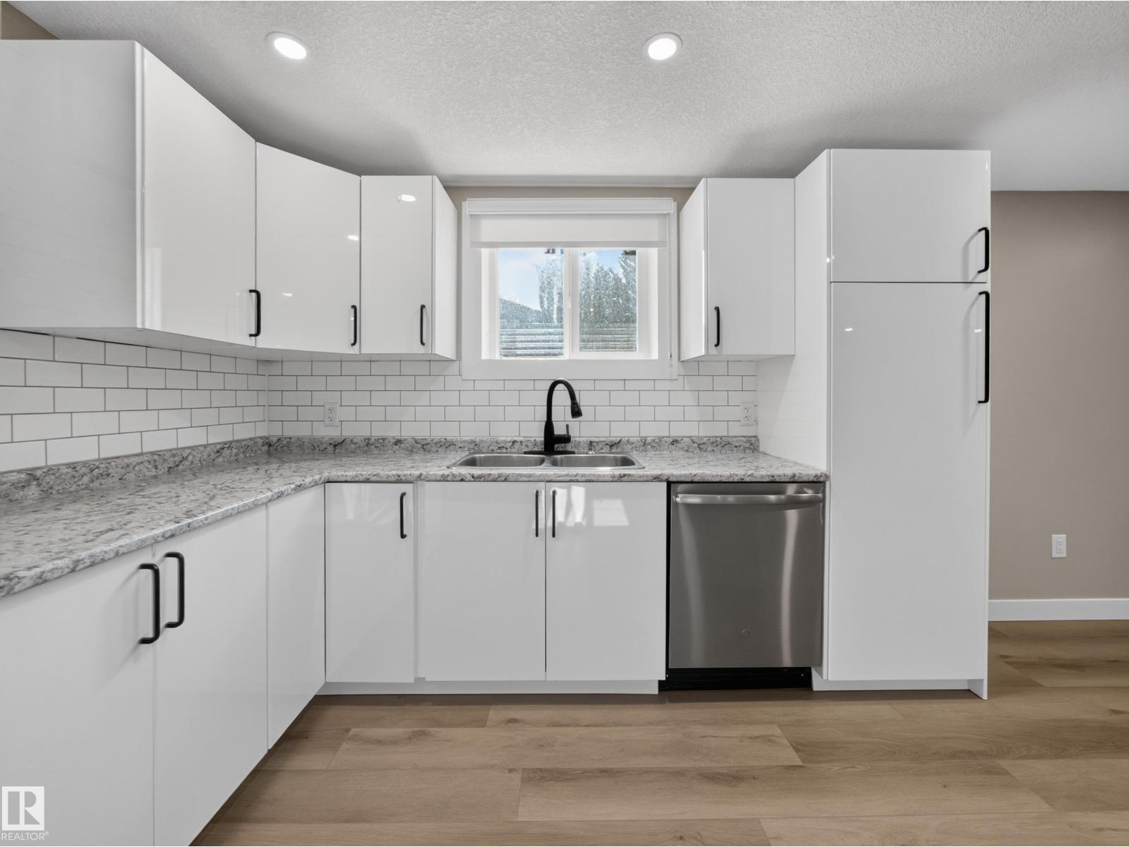 34 Penguin Cr Property Photo 36