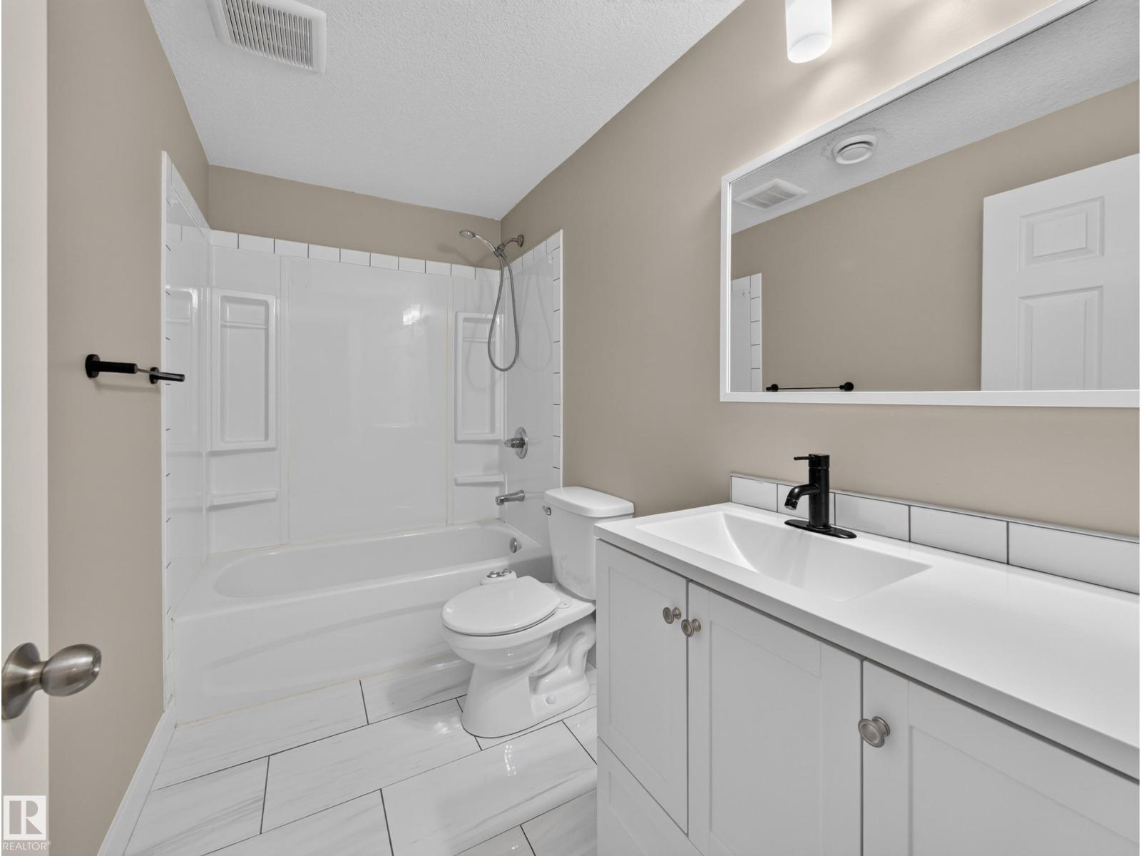 34 Penguin Cr Property Photo 48