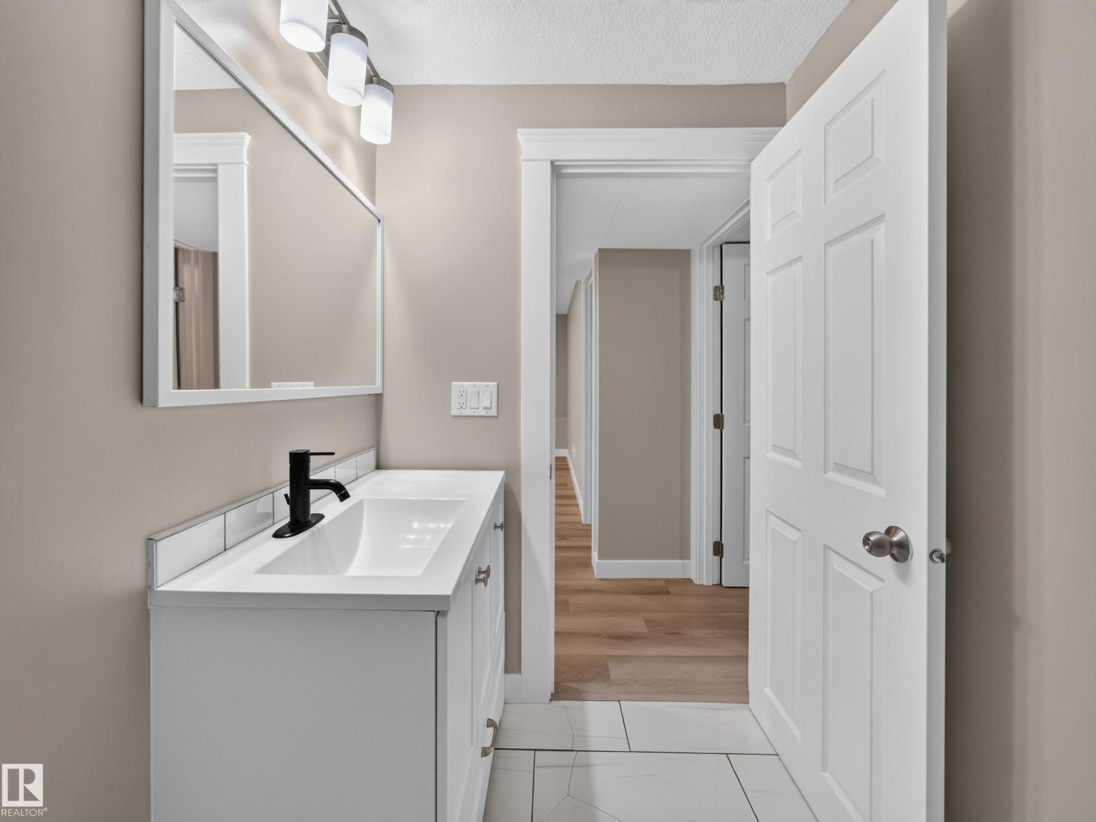 34 Penguin Cr Property Photo 49