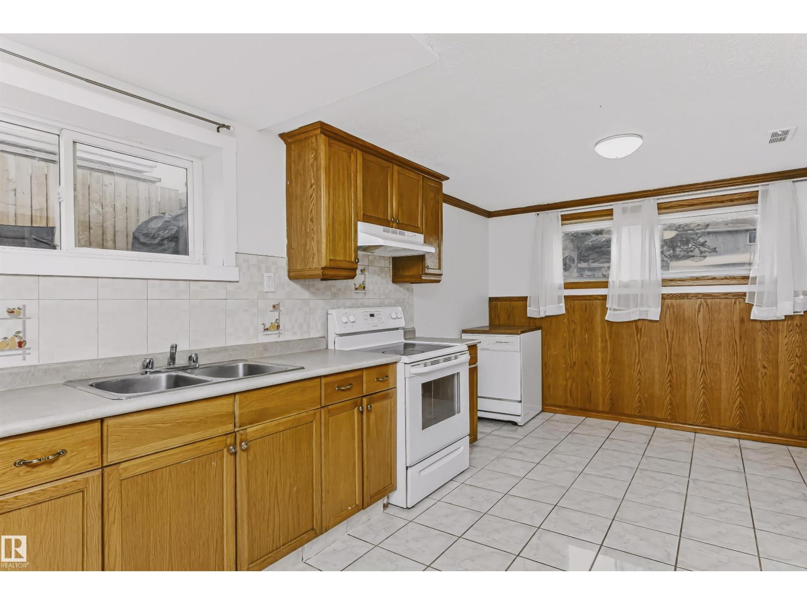 11624 152 Av Nw Property Photo 38
