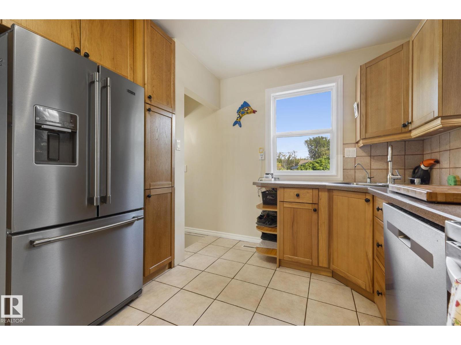 11331 60 St Nw Property Photo 16