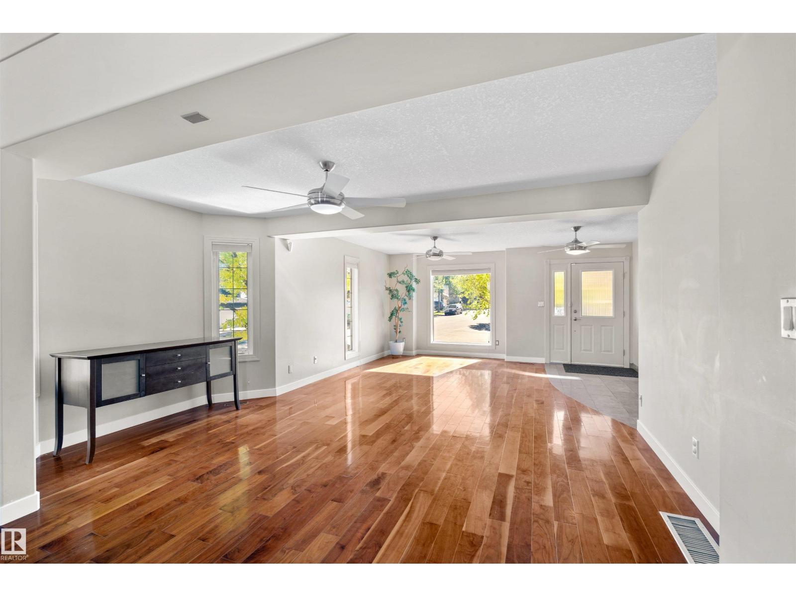 446 Ormsby Rd Nw Property Photo 5