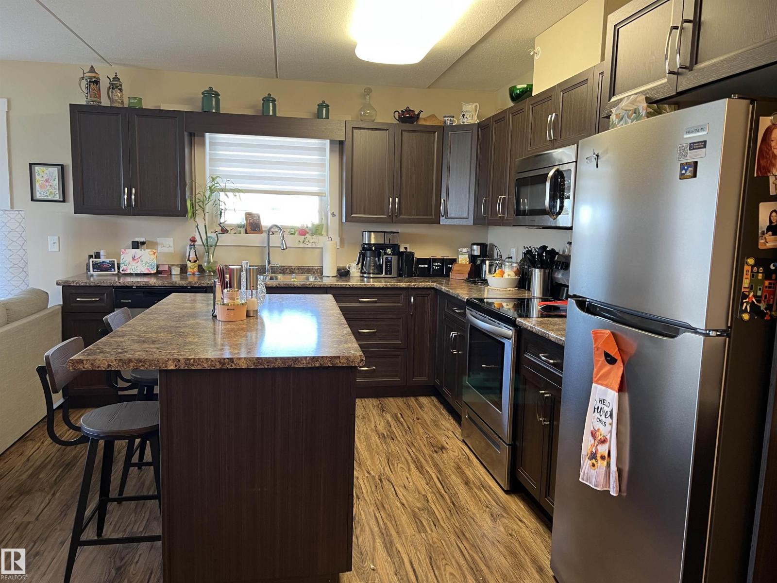 #307 4002 47 St. Property Photo 5