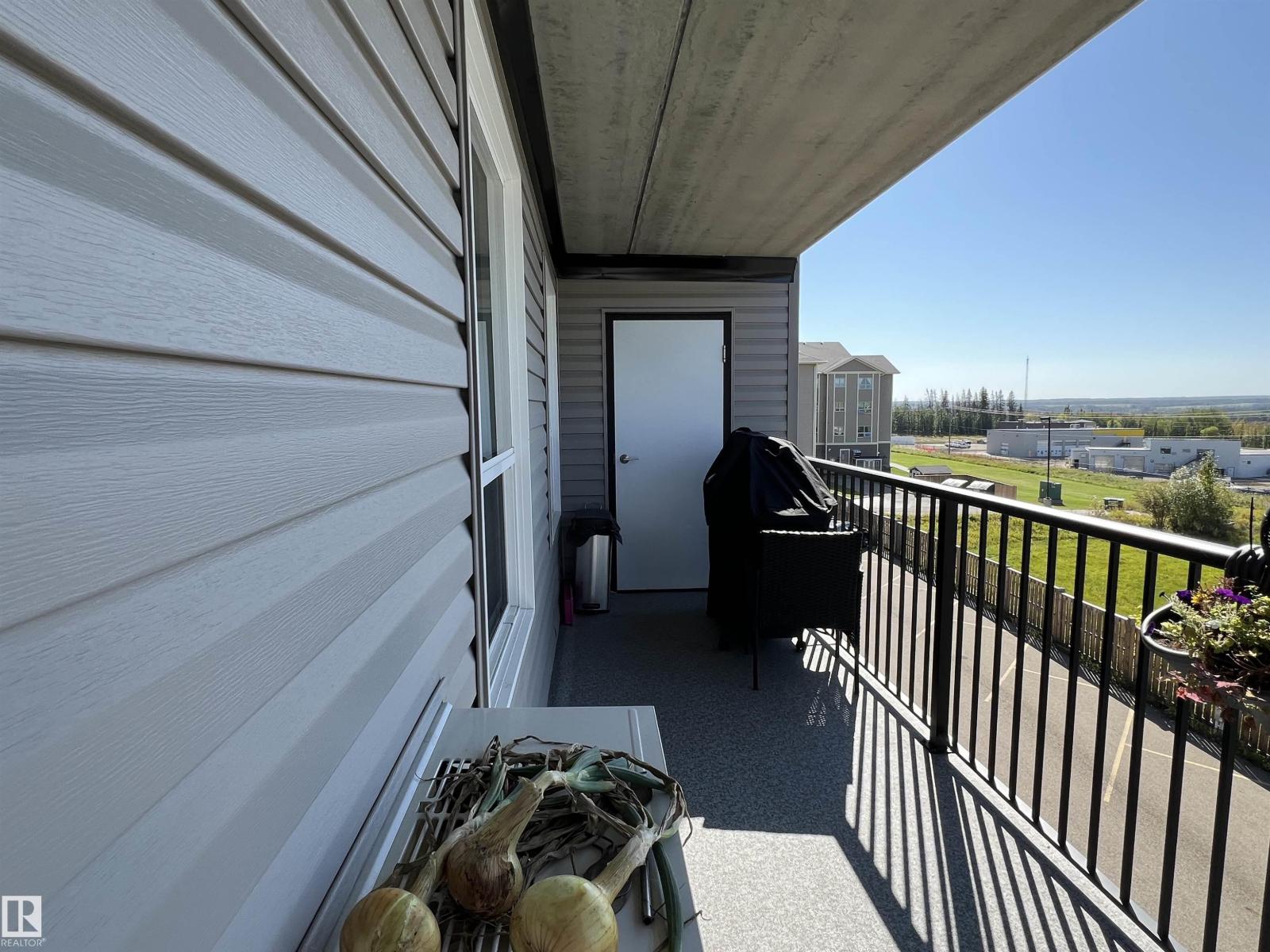 #307 4002 47 St. Property Photo 13