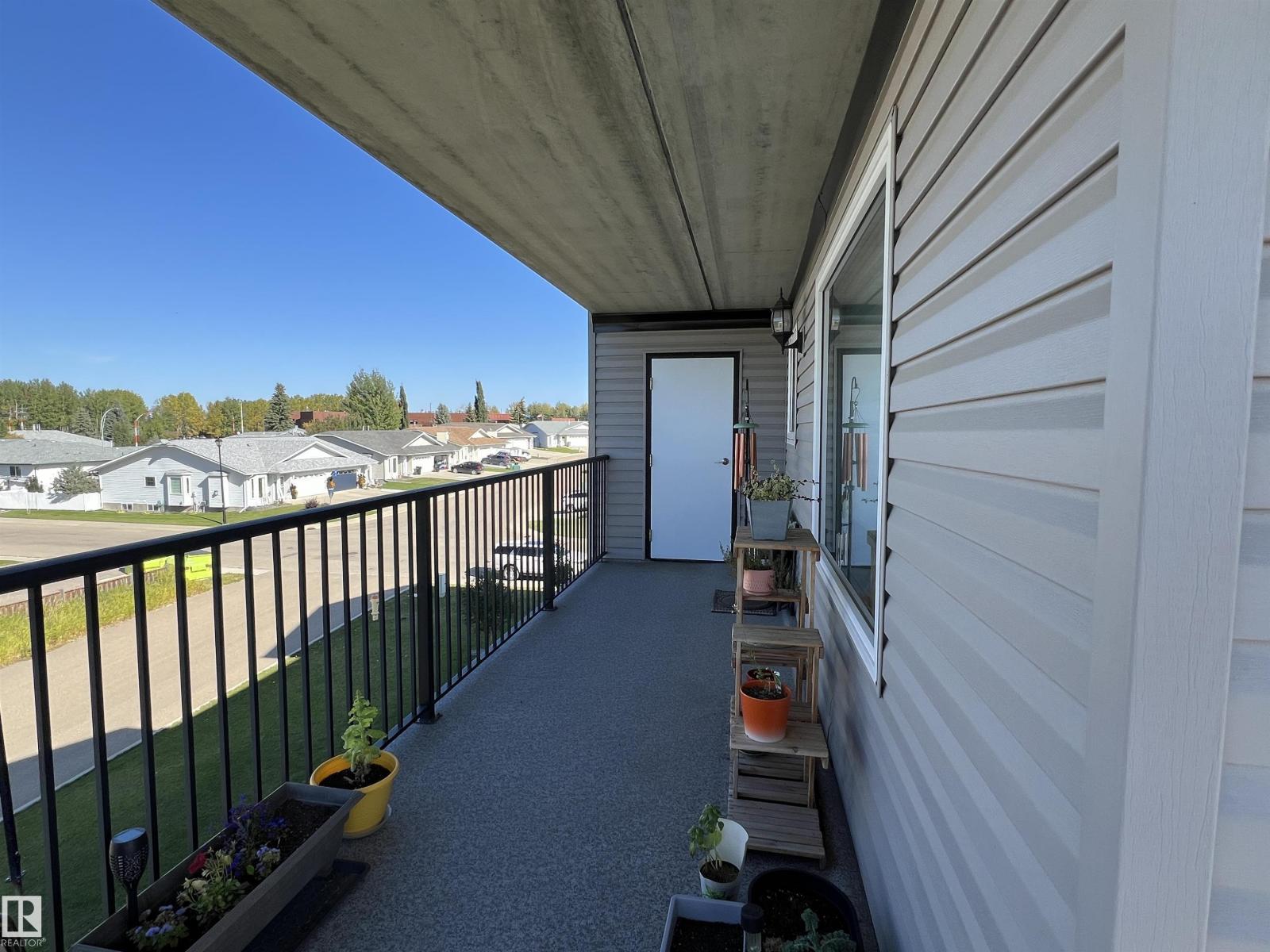 #307 4002 47 St. Property Photo 15