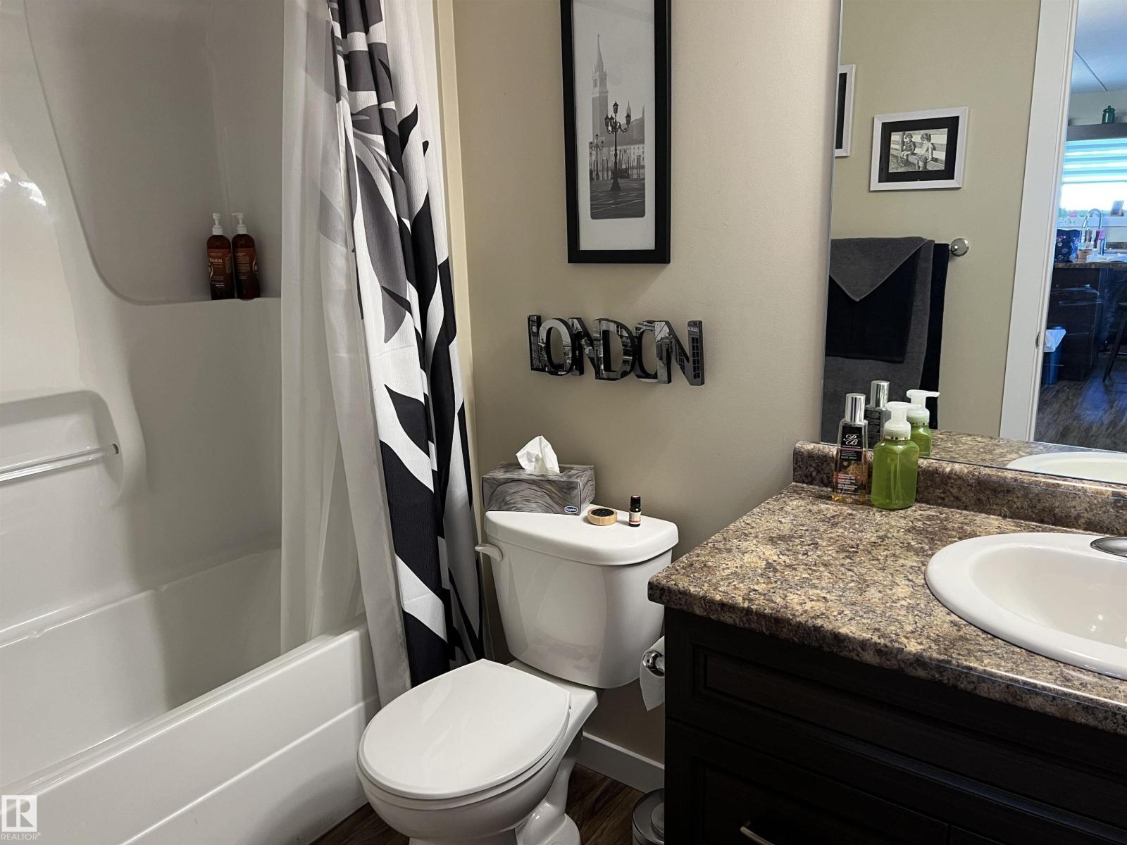 #307 4002 47 St. Property Photo 18