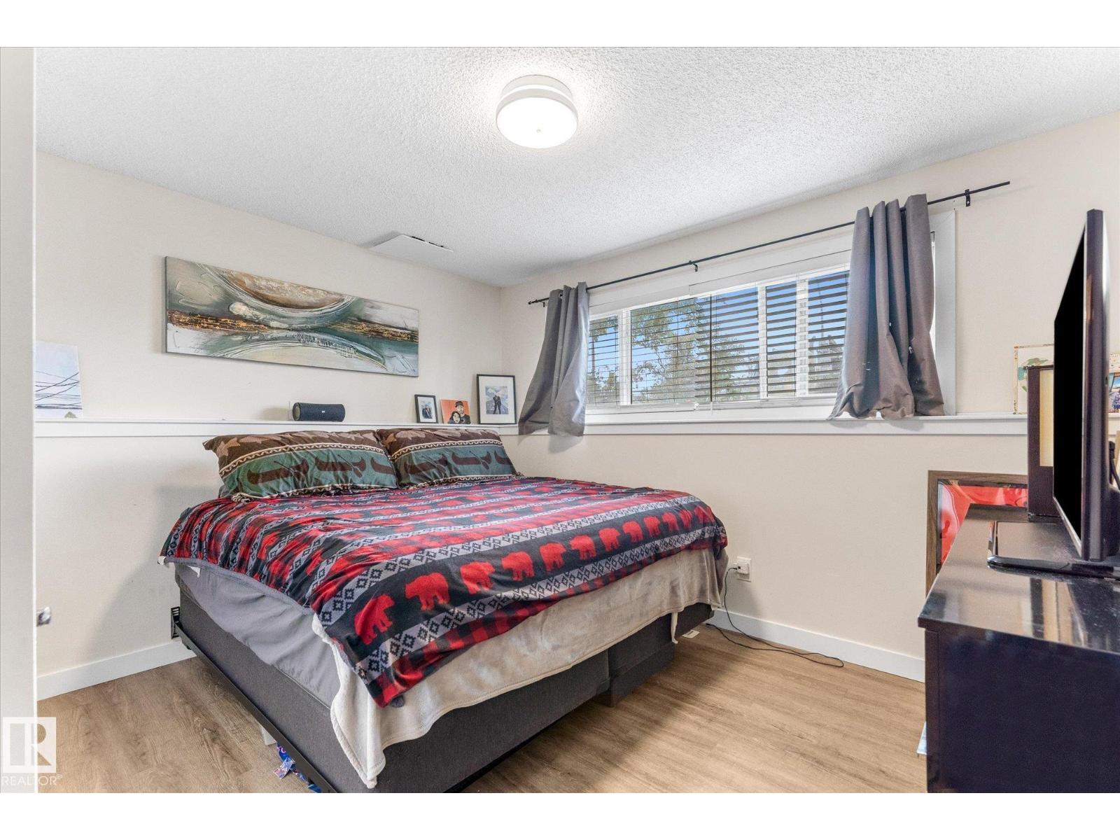 16012 98 Av Nw Property Photo 18