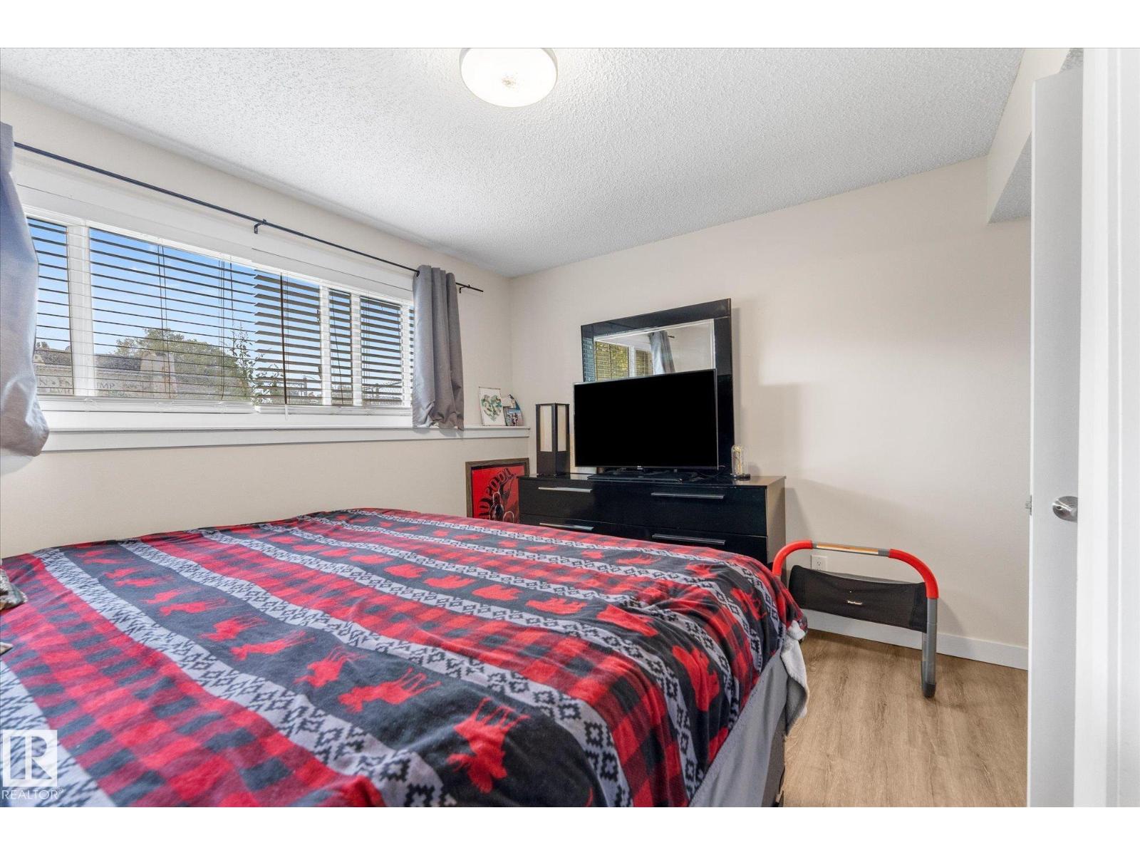 16012 98 Av Nw Property Photo 20