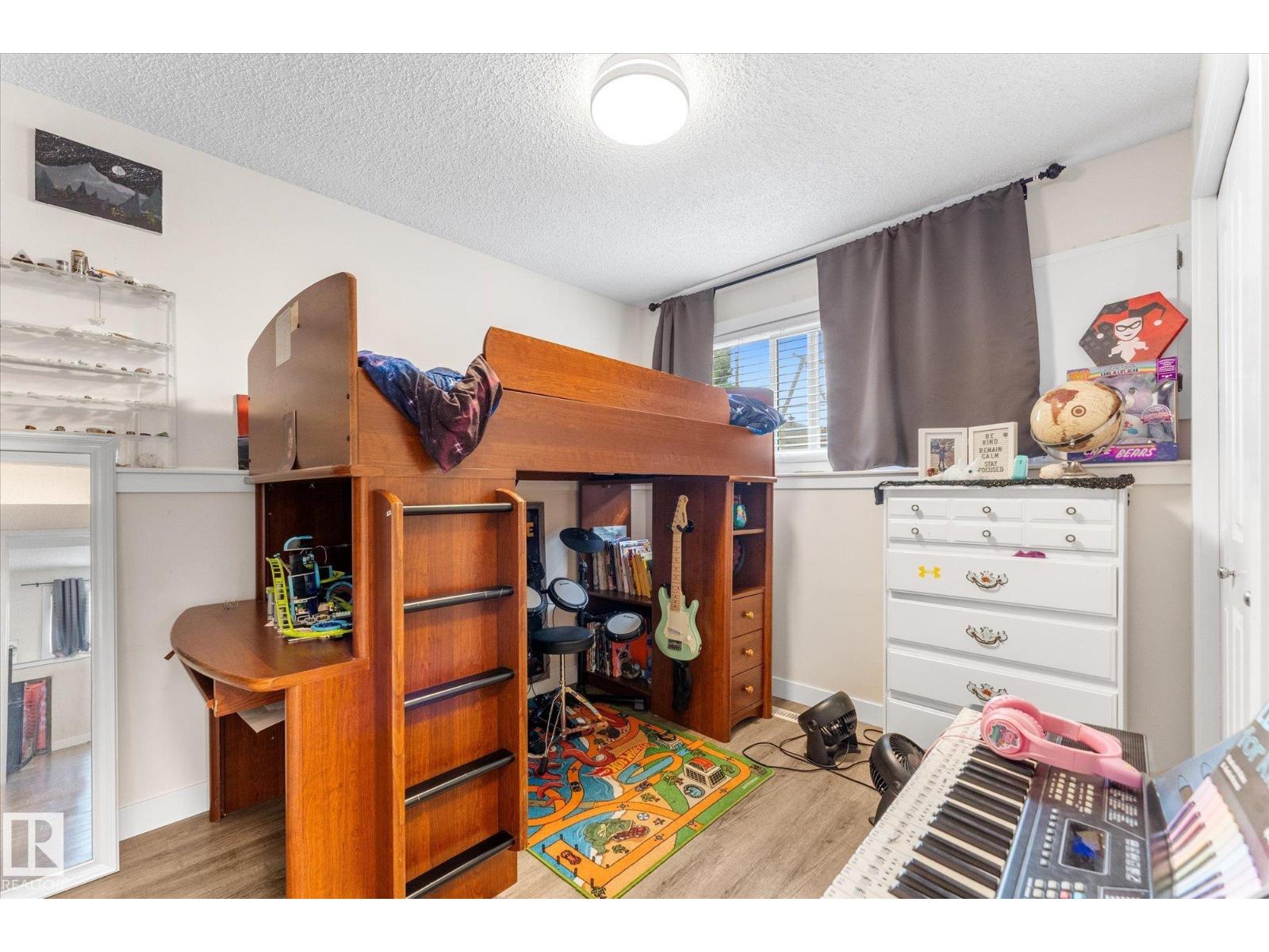 16012 98 Av Nw Property Photo 23