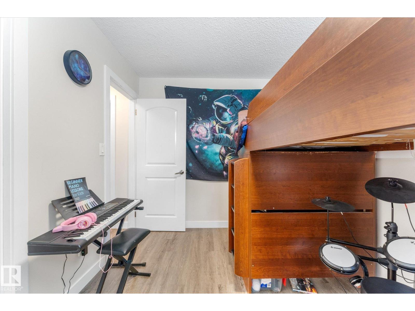 16012 98 Av Nw Property Photo 24