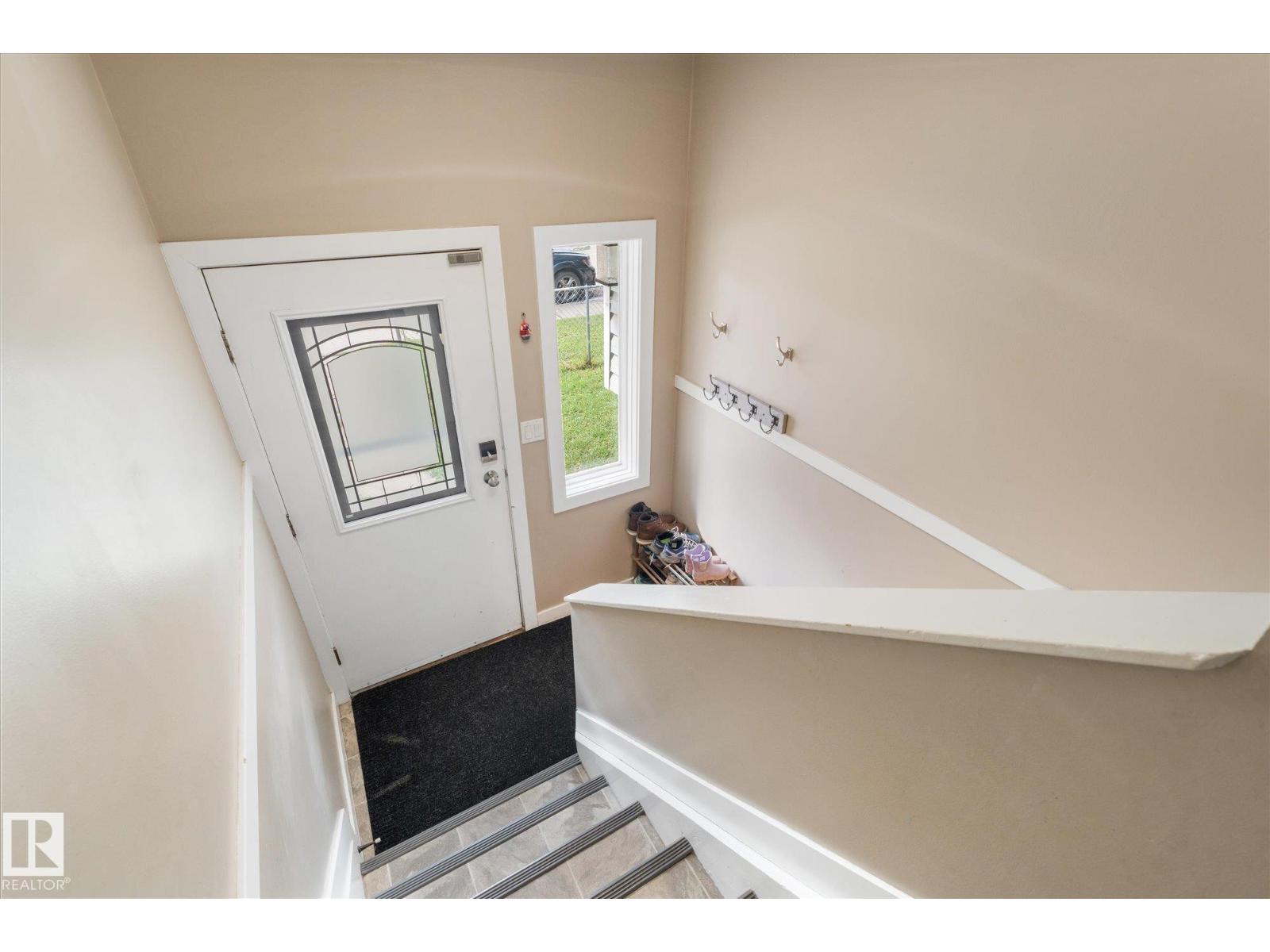 16012 98 Av Nw Property Photo 33