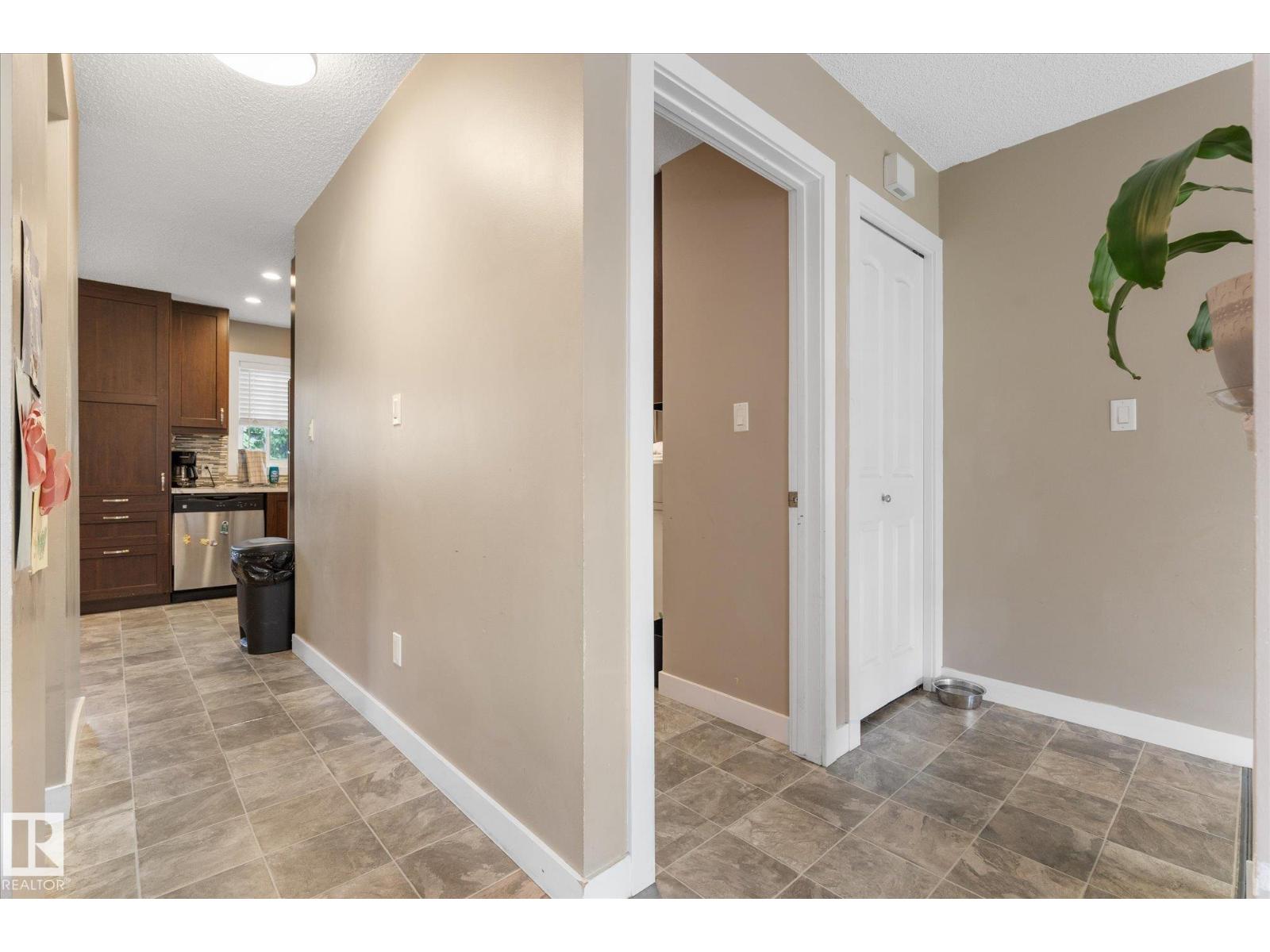 16012 98 Av Nw Property Photo 34