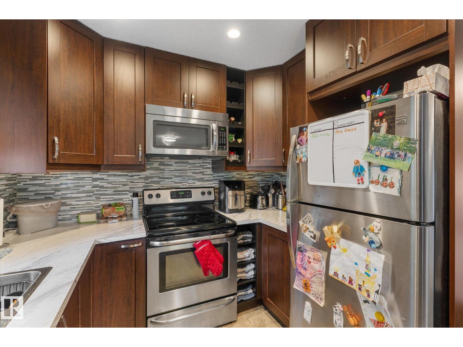 16012 98 Av Nw Property Photo 37