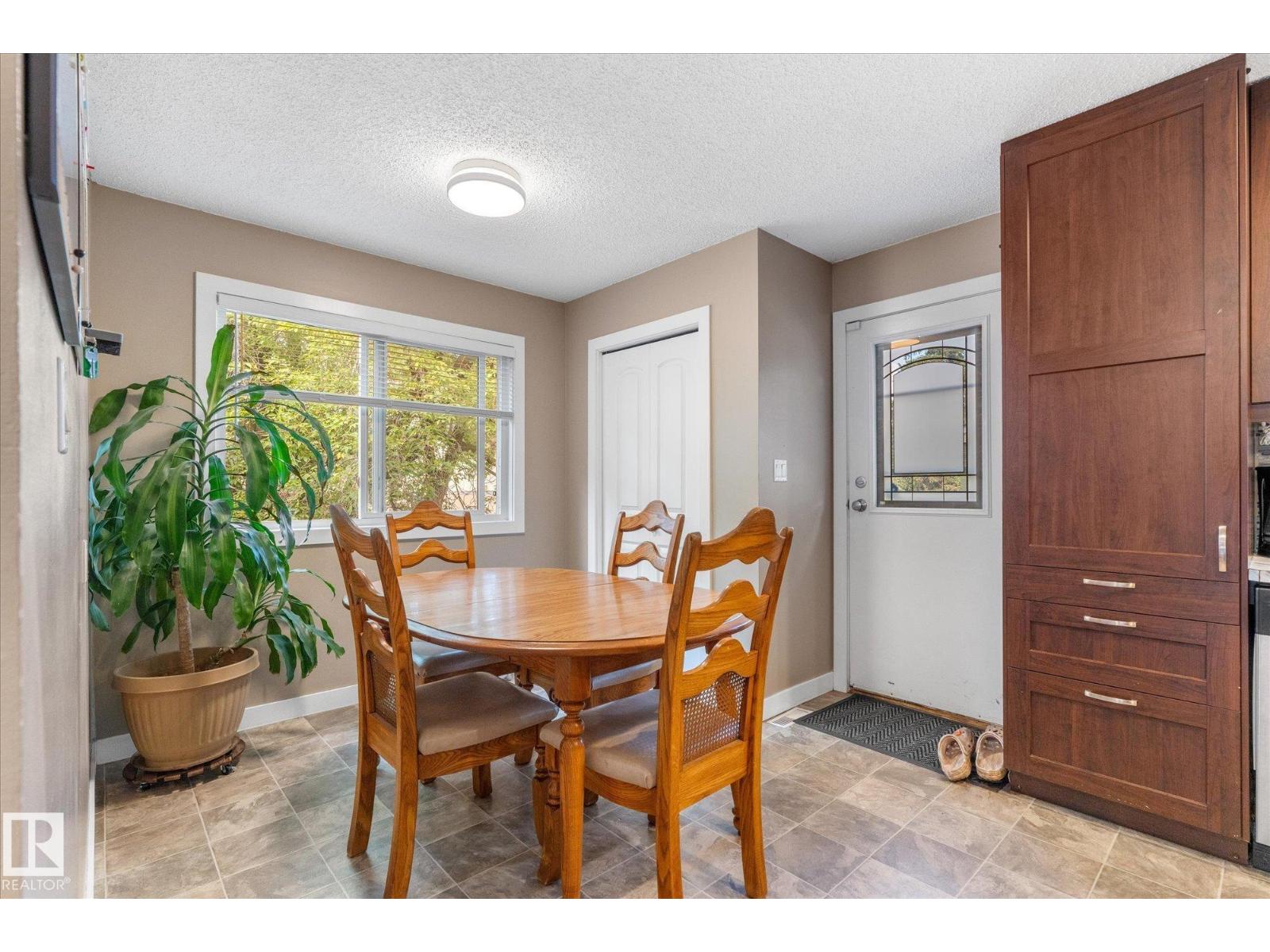 16012 98 Av Nw Property Photo 40