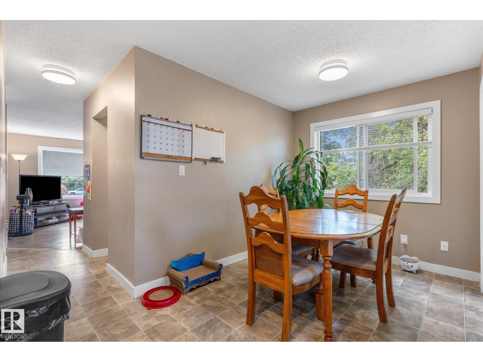 16012 98 Av Nw Property Photo 41