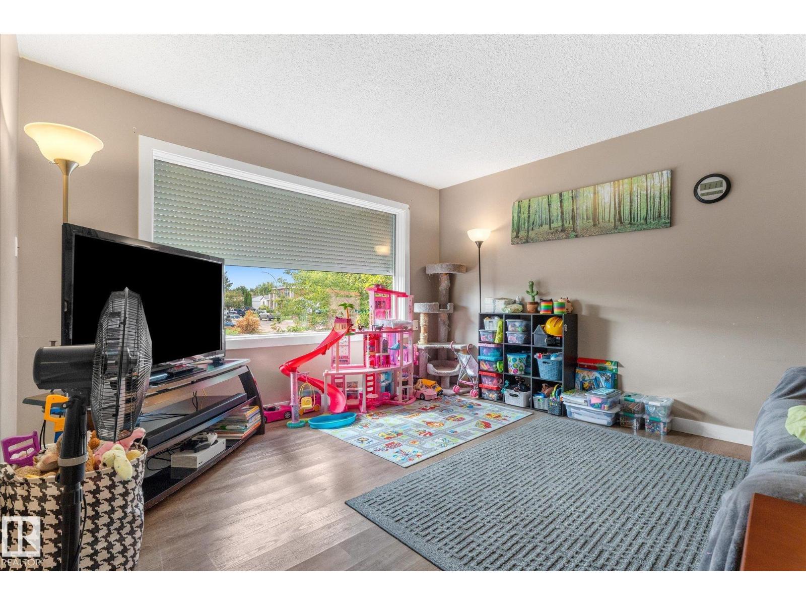 16012 98 Av Nw Property Photo 42