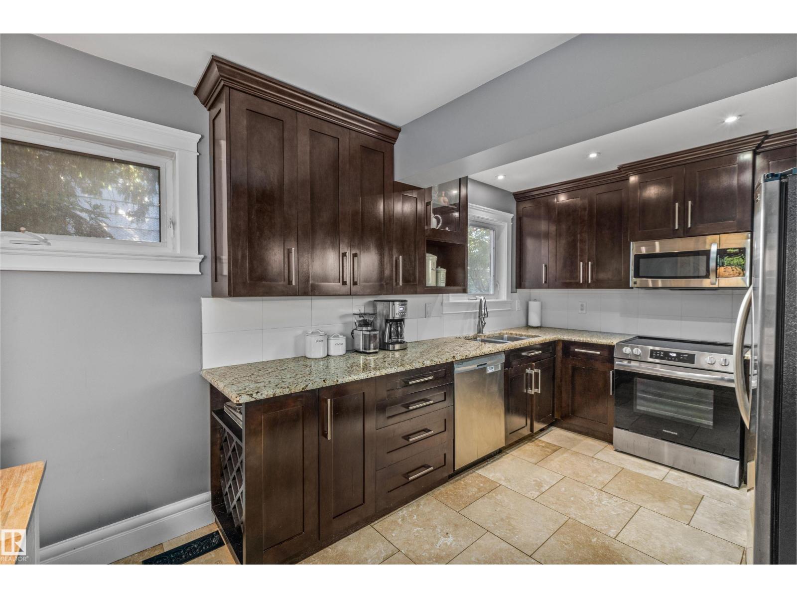 10321 137 St Nw Property Photo 6