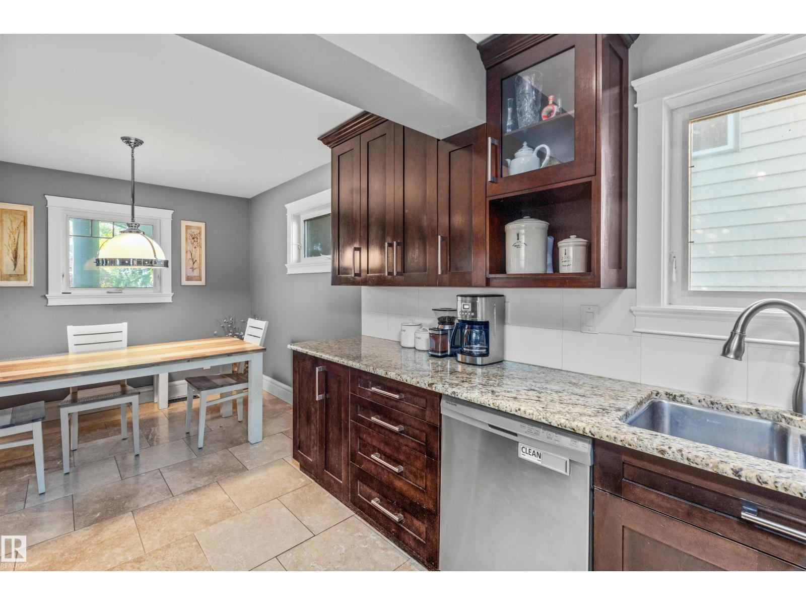 10321 137 St Nw Property Photo 9