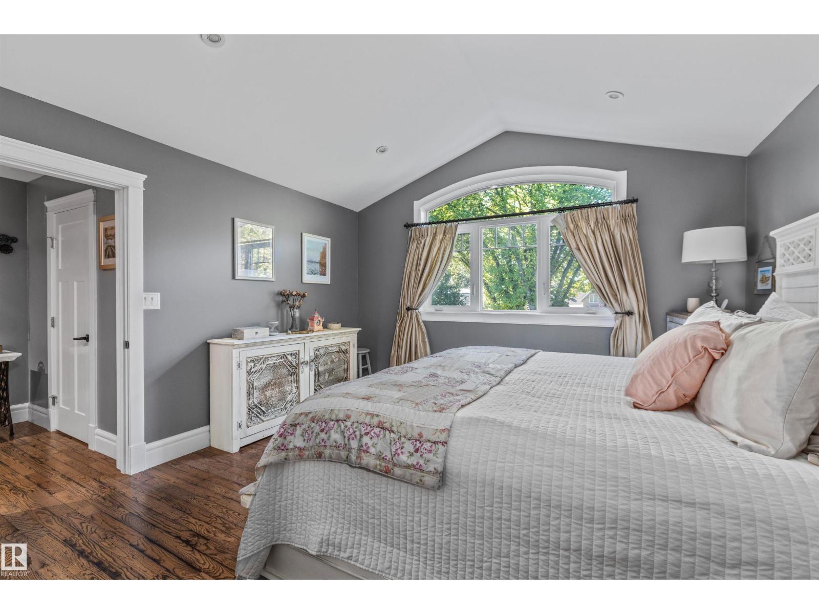 10321 137 St Nw Property Photo 27