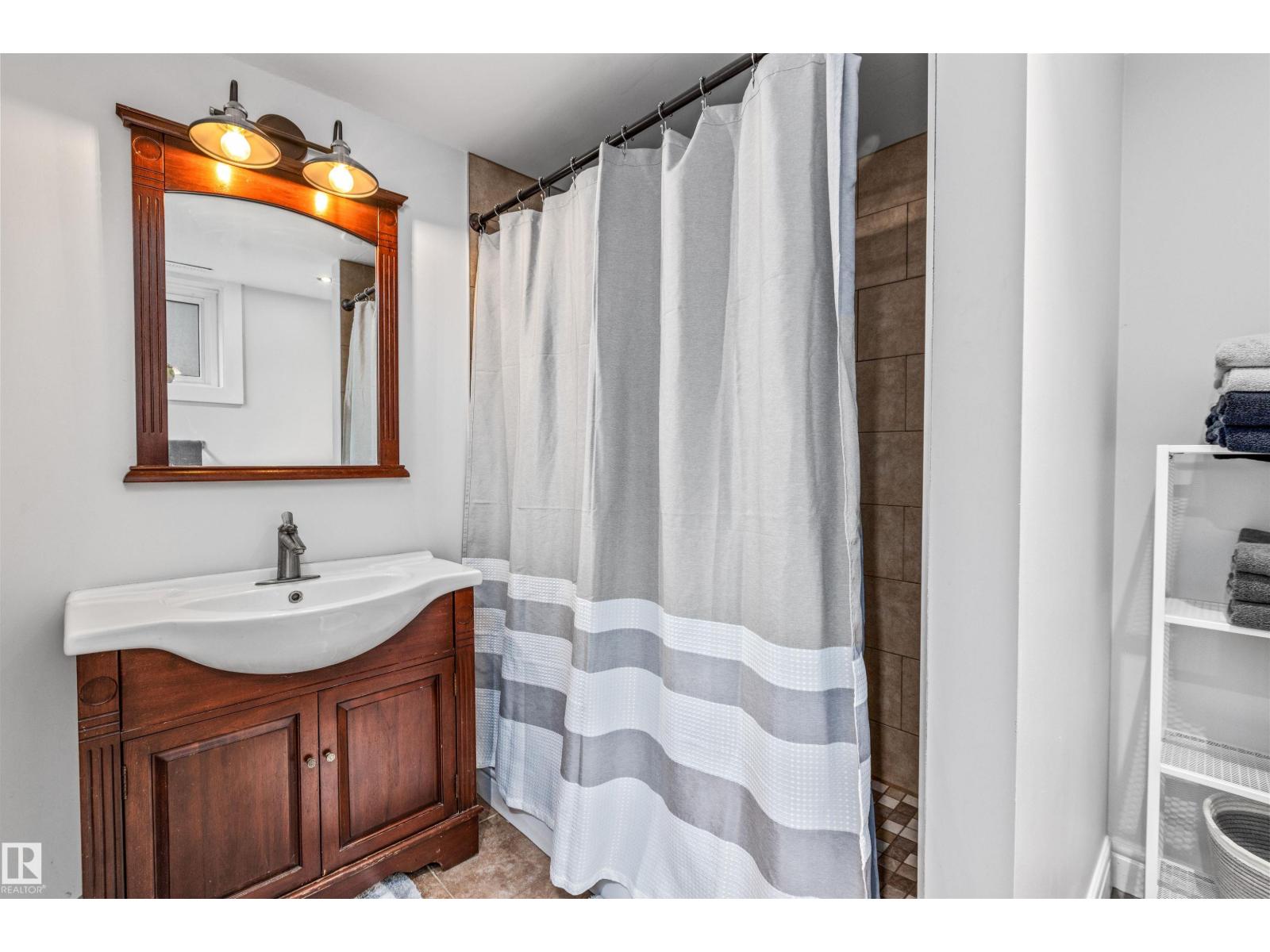 10321 137 St Nw Property Photo 44