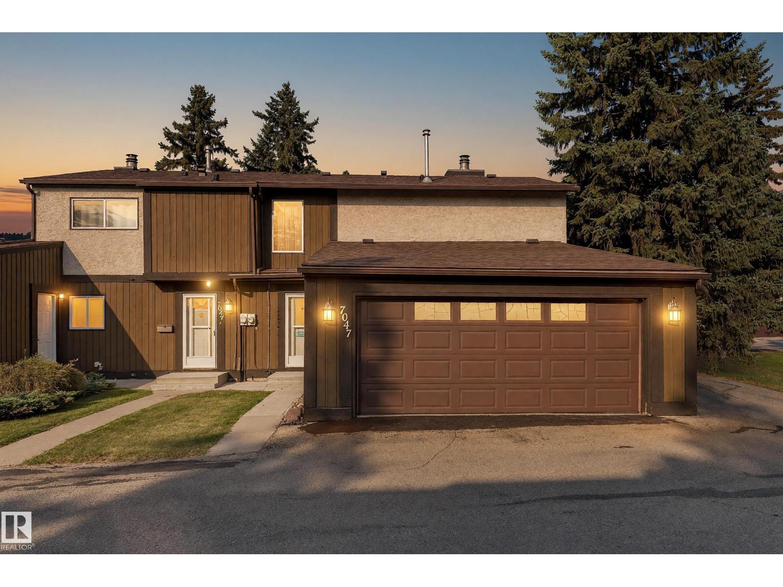 7047 32 Av Nw Property Photo