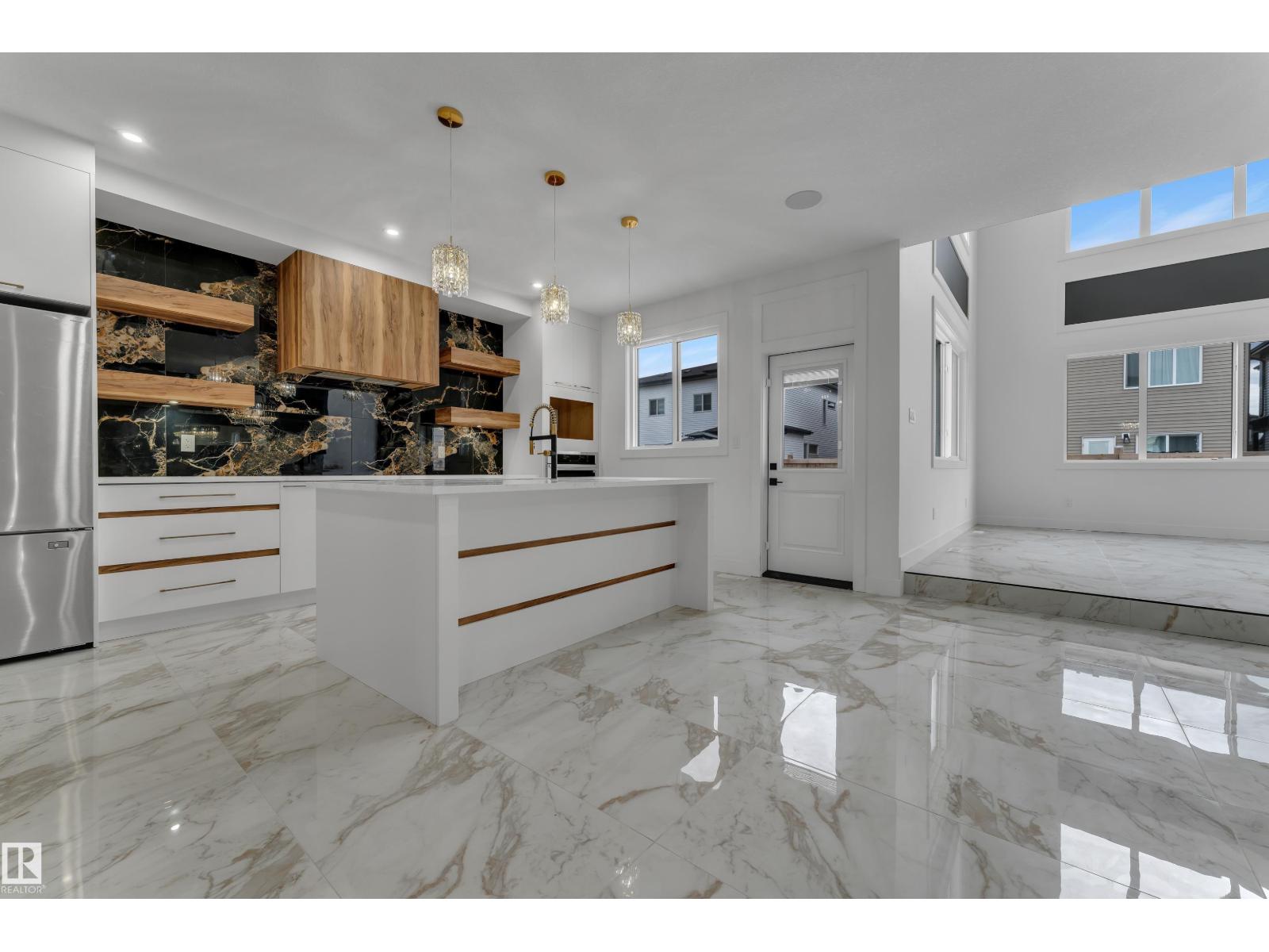 2015 156 Av Nw Property Photo 9