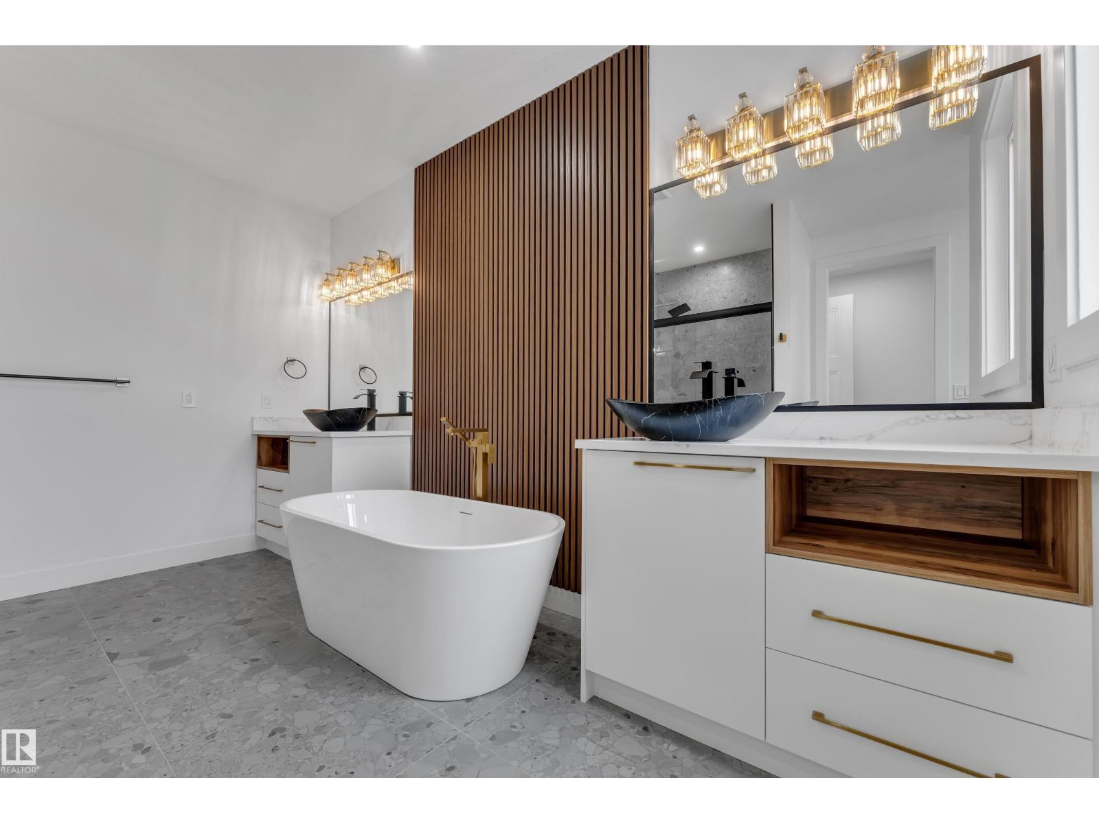 2015 156 Av Nw Property Photo 24
