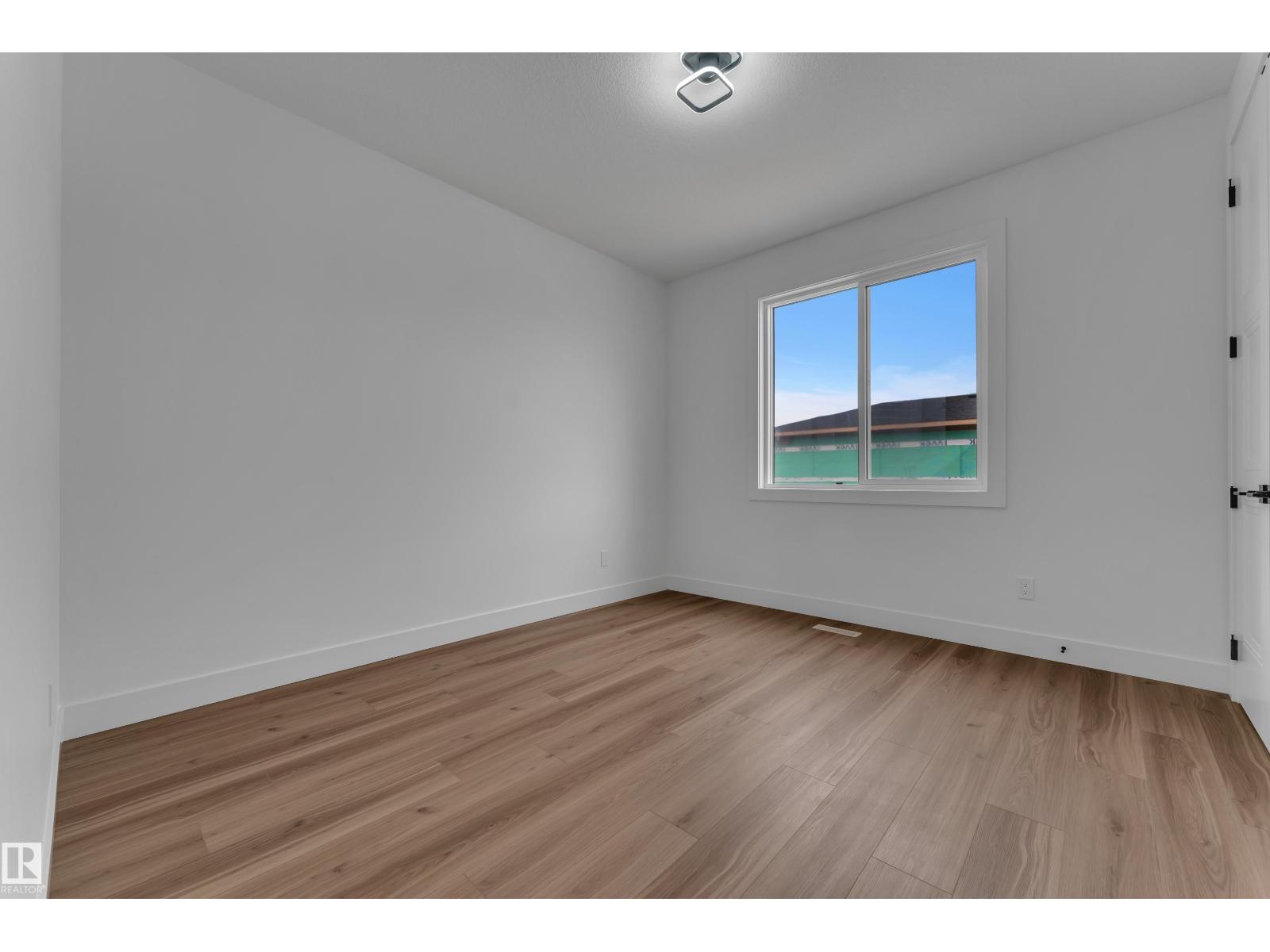2015 156 Av Nw Property Photo 29