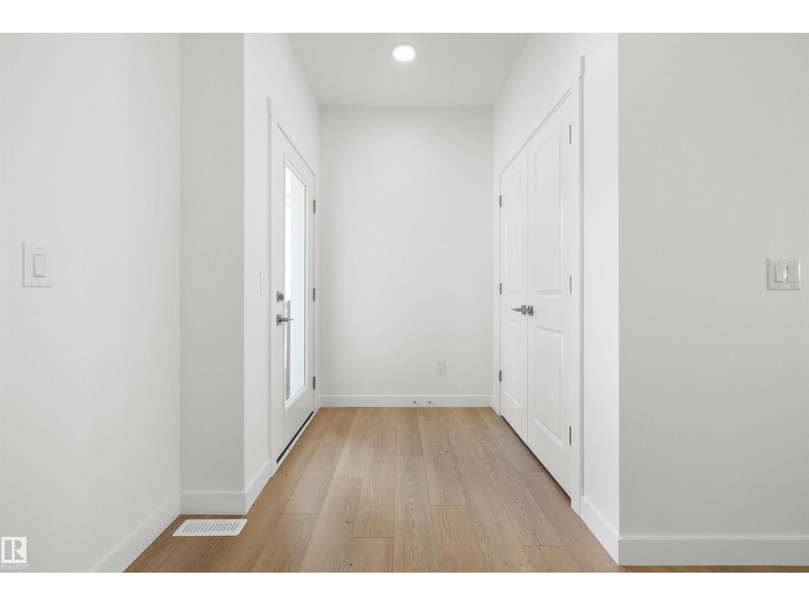 2523 210 St Nw Property Photo 3