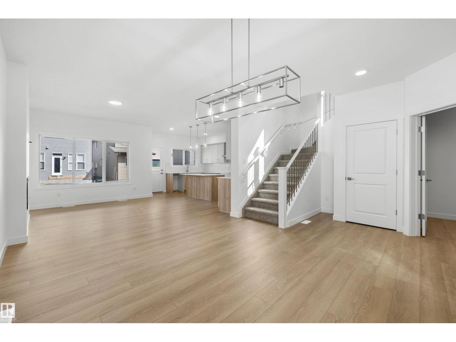 2523 210 St Nw Property Photo 6