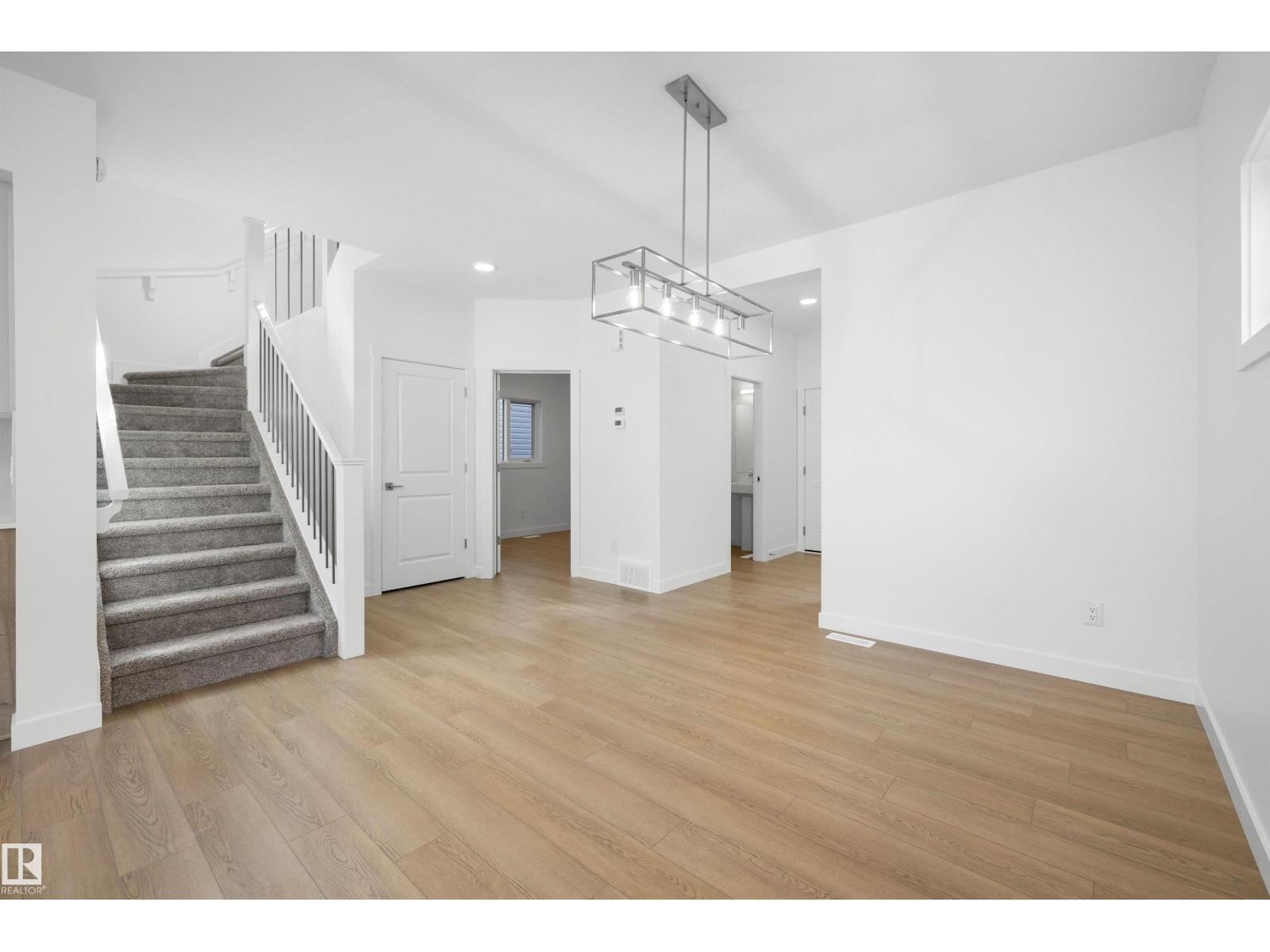 2523 210 St Nw Property Photo 7