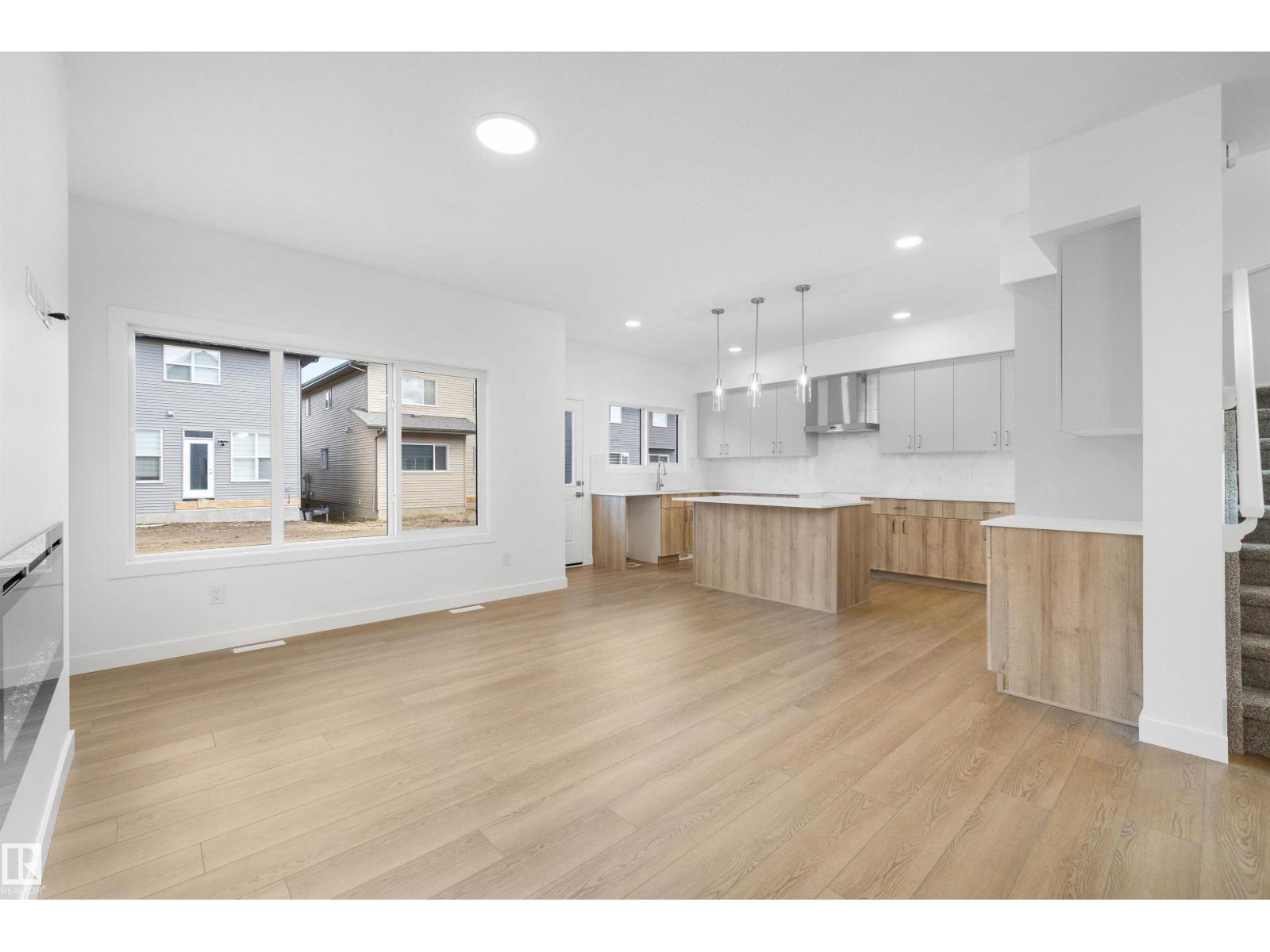 2523 210 St Nw Property Photo 10