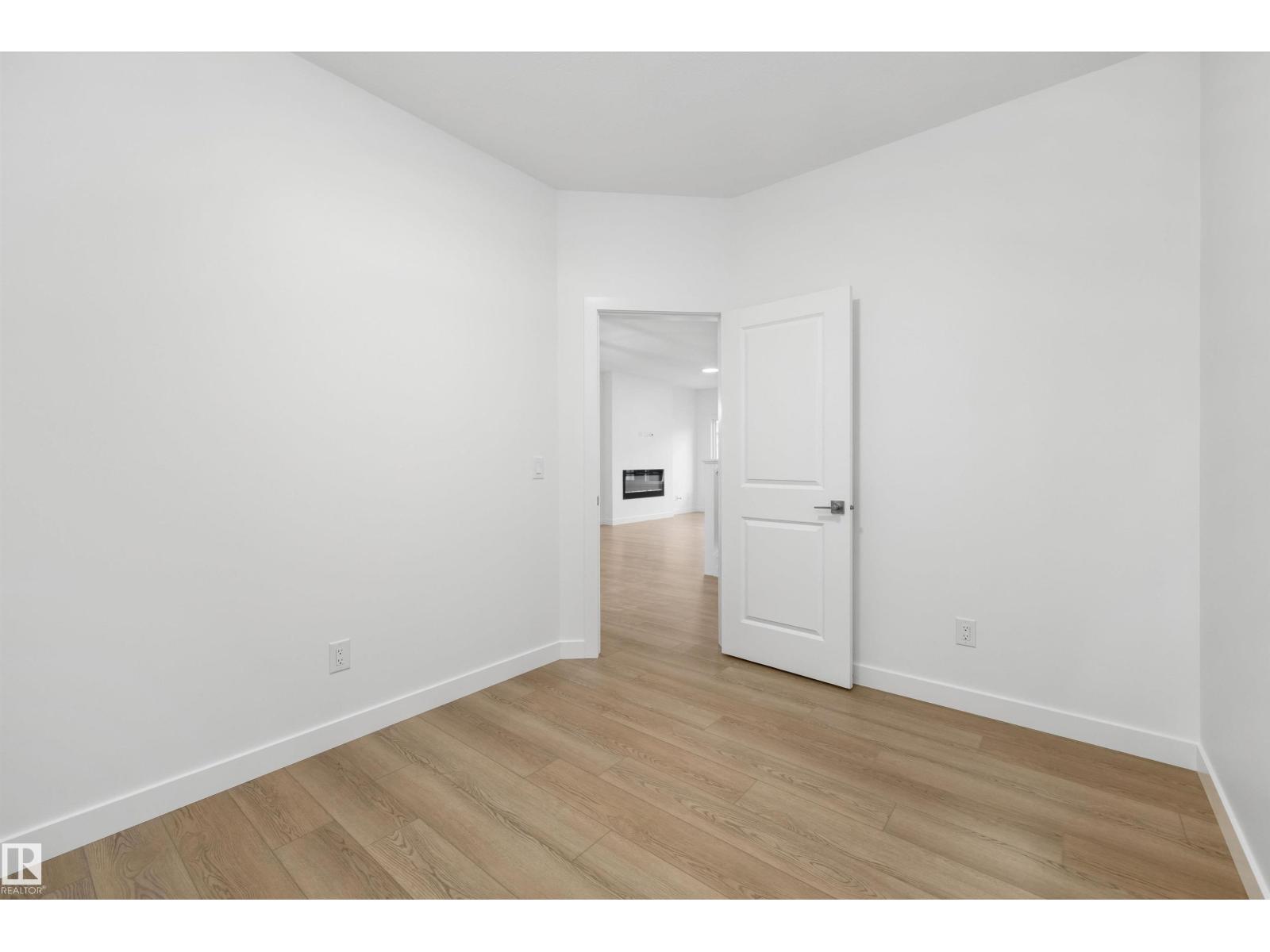 2523 210 St Nw Property Photo 22